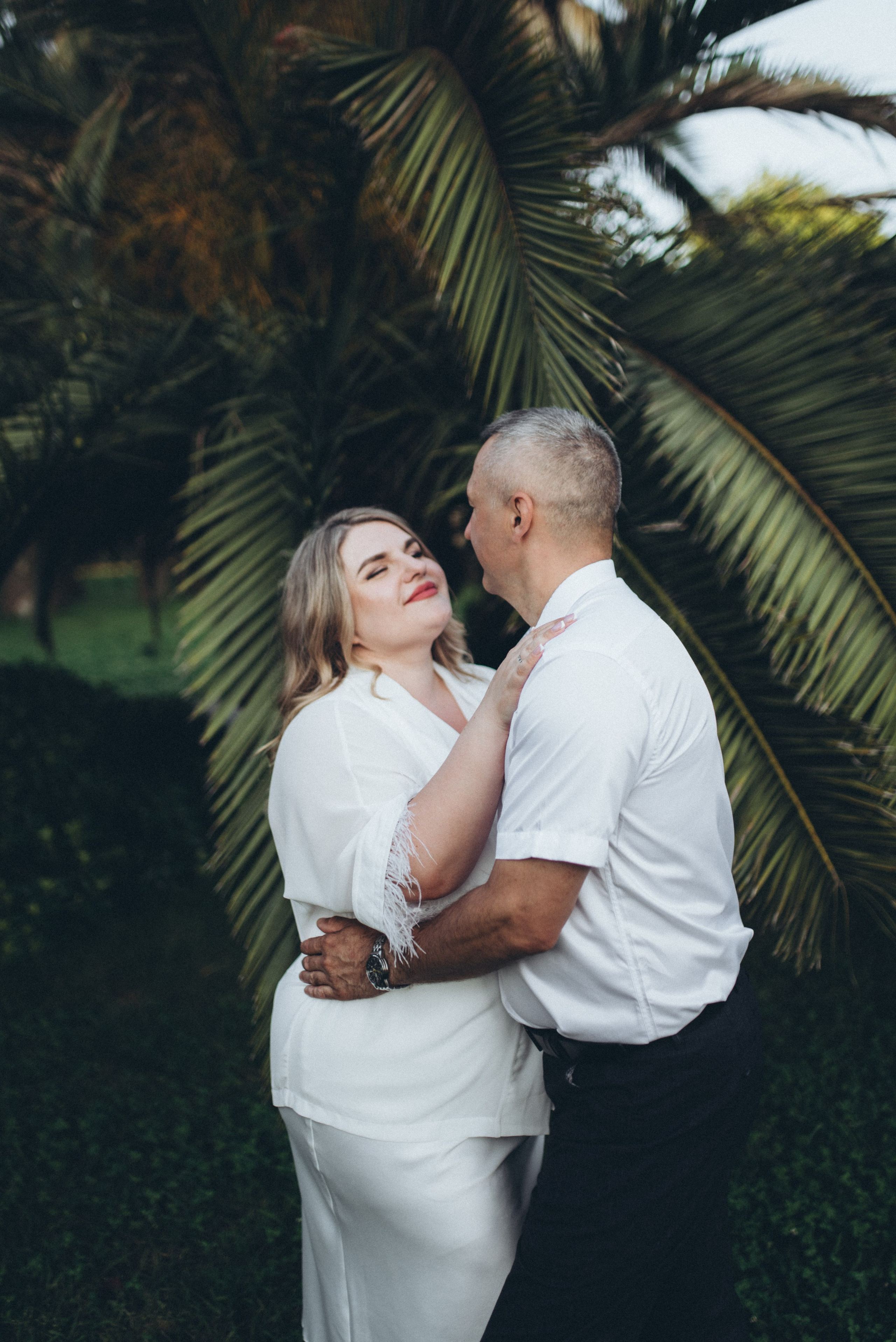 Свадебная фотосессия в морском порту Сочи на рассвете. Фотограф в Сочи — Маргарита Поганова