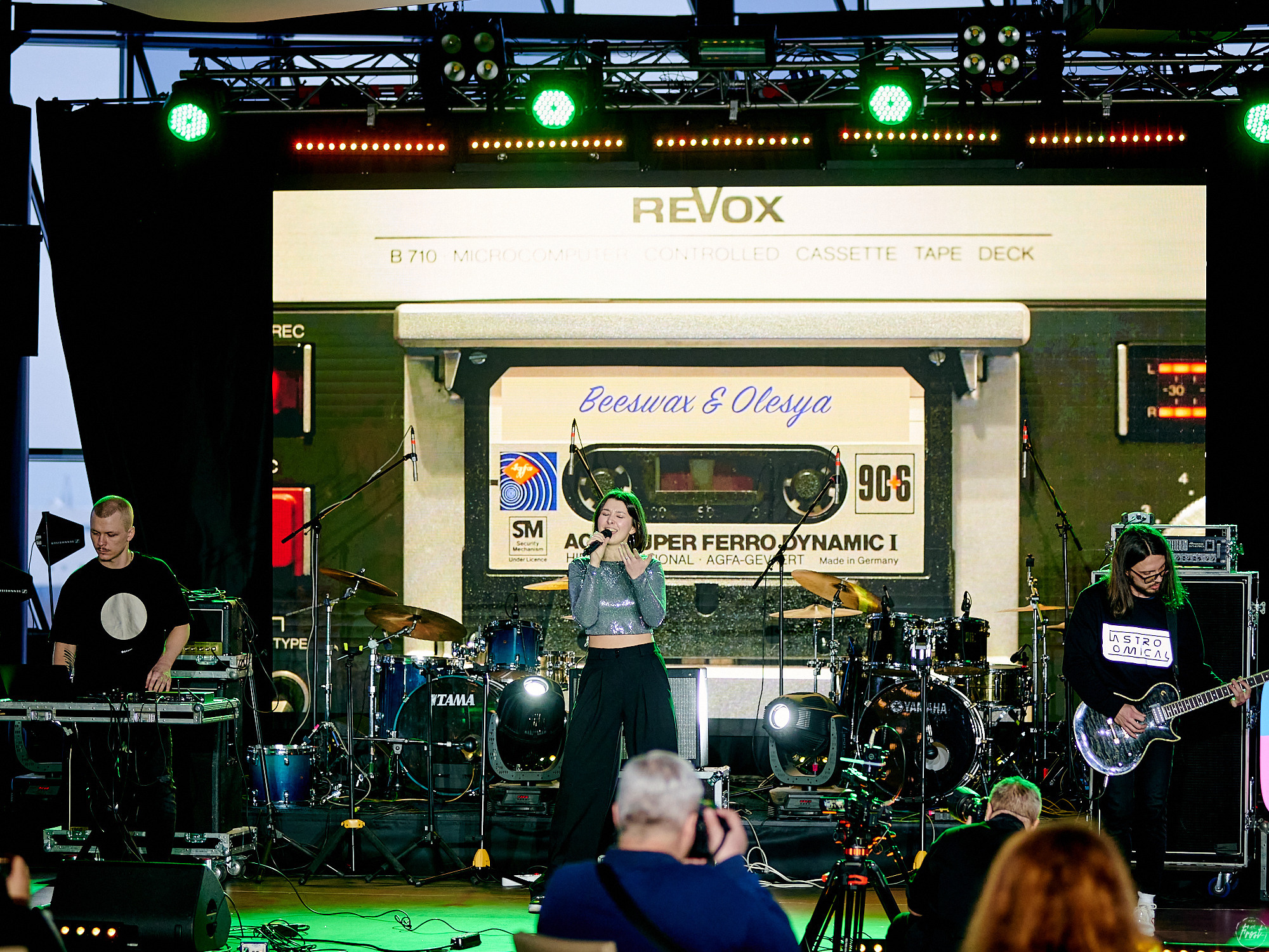 Beeswax & Olesya. Фотографии отовсюду и обо всем