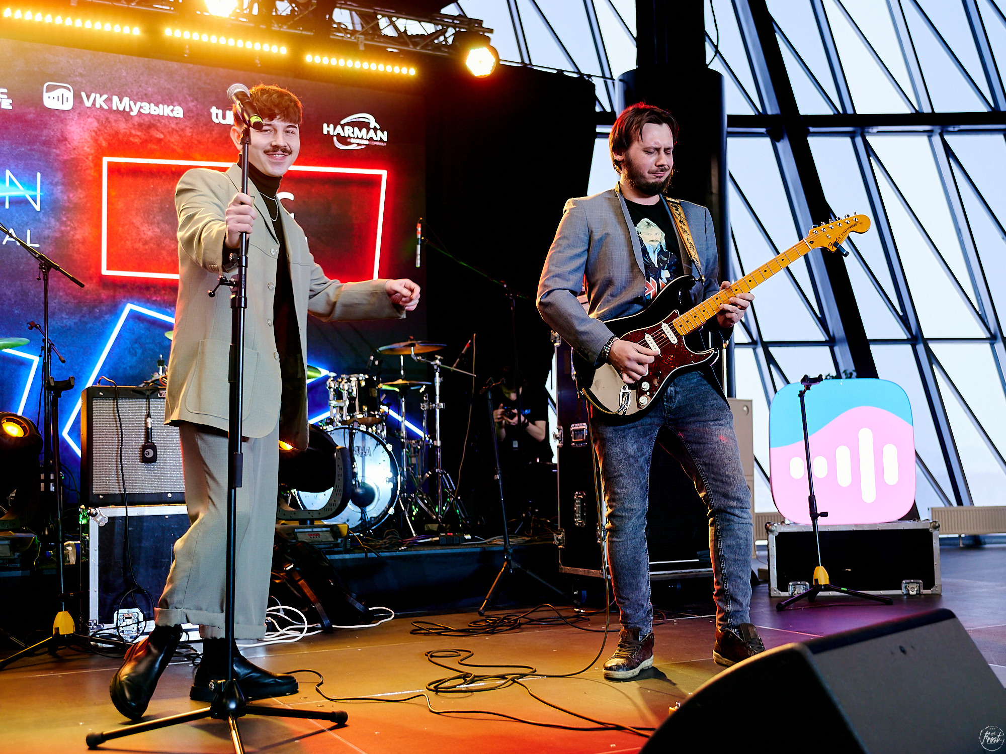 Макс Юдин. Фотографии отовсюду и обо всем