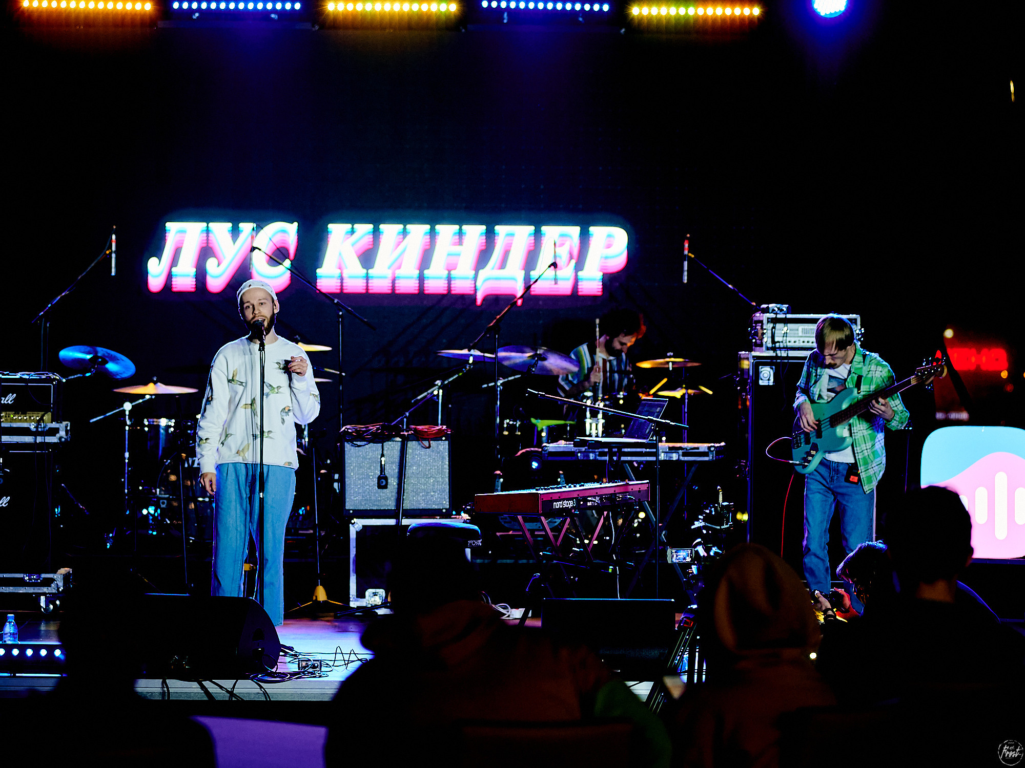 Лус Киндер. Фотографии отовсюду и обо всем