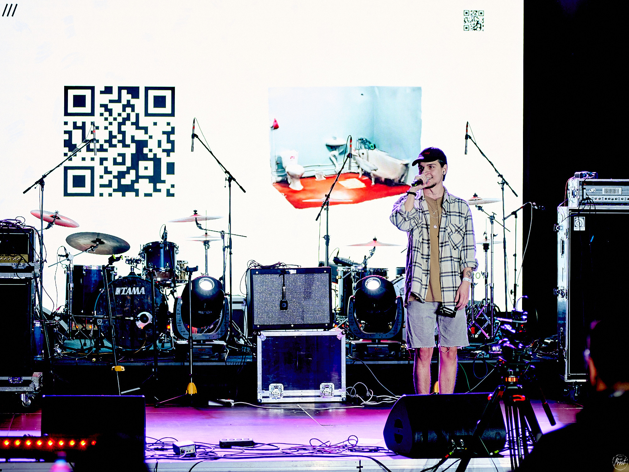 Интакто. Фотографии отовсюду и обо всем