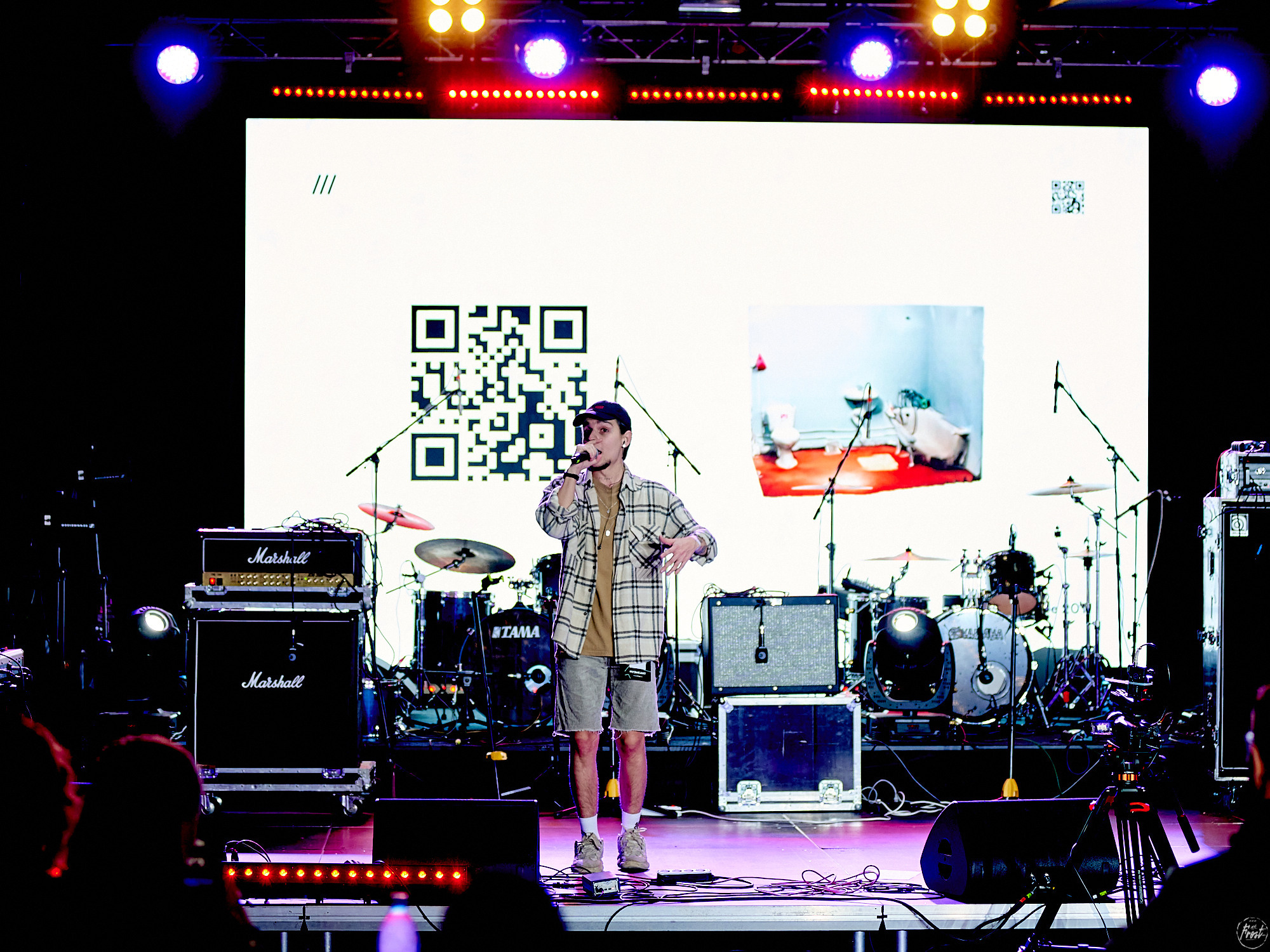 Интакто. Фотографии отовсюду и обо всем