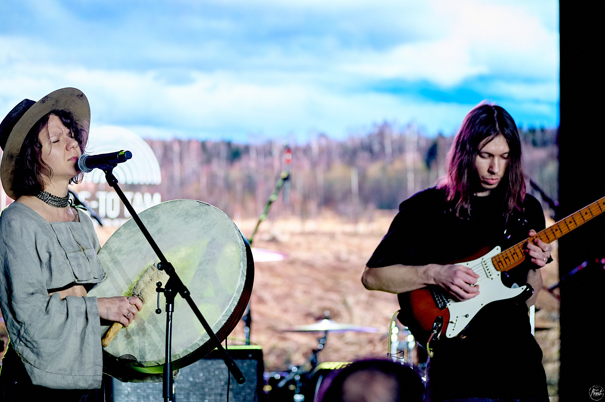 ГДЕ-ТО ТАМ. Фотографии отовсюду и обо всем