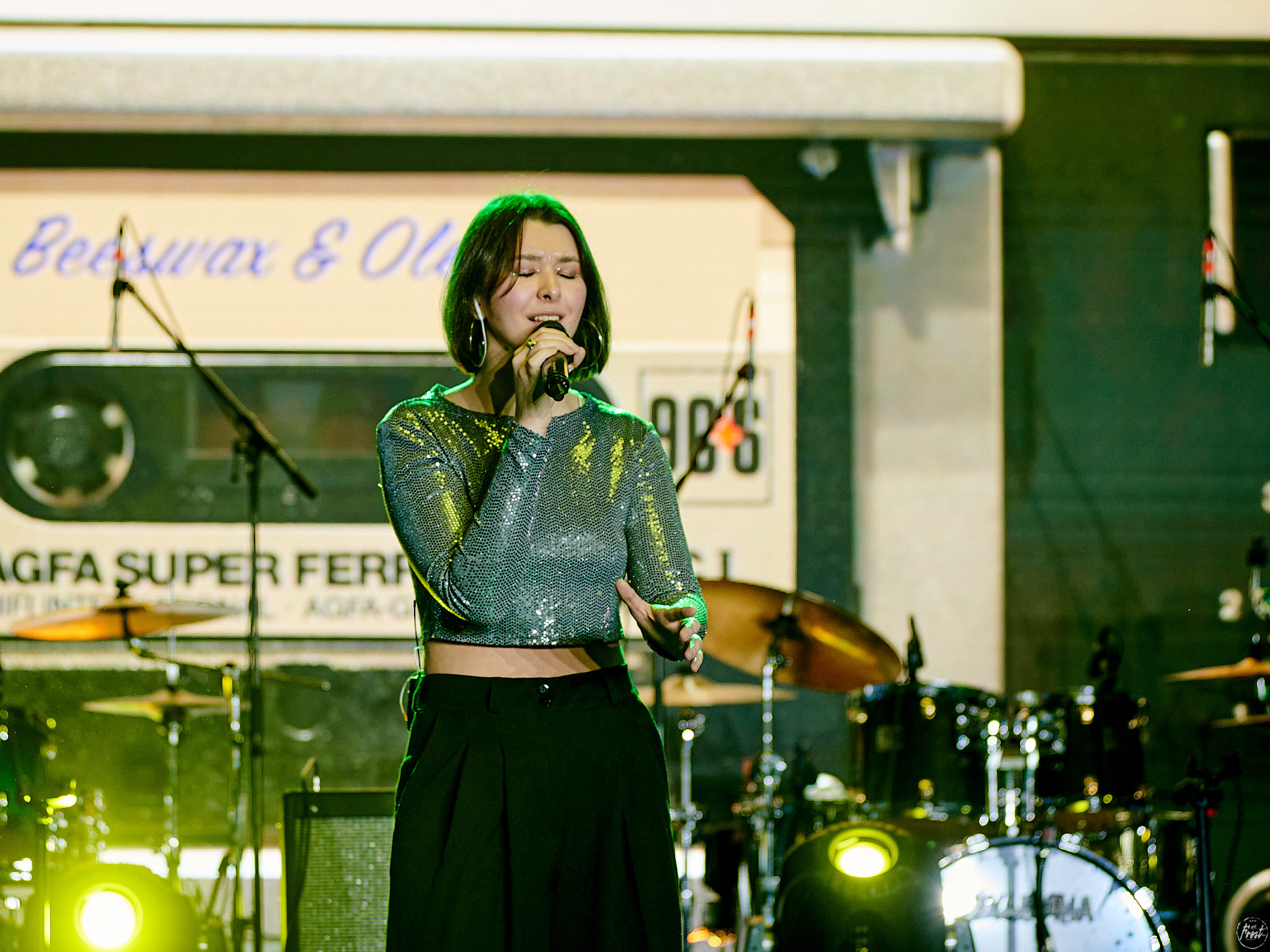 Beeswax & Olesya. Фотографии отовсюду и обо всем