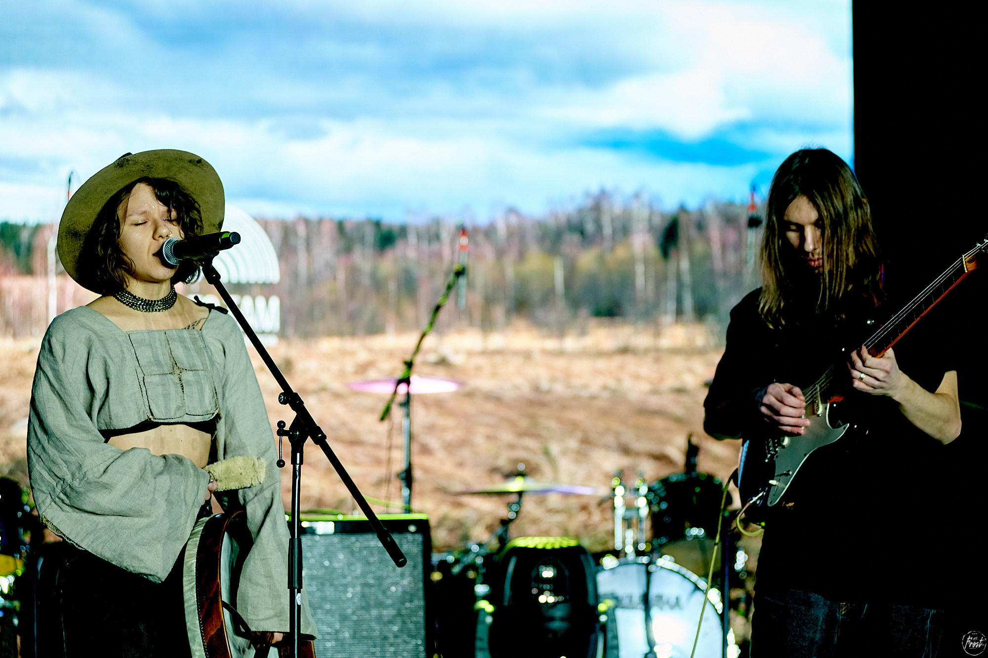 ГДЕ-ТО ТАМ. Фотографии отовсюду и обо всем