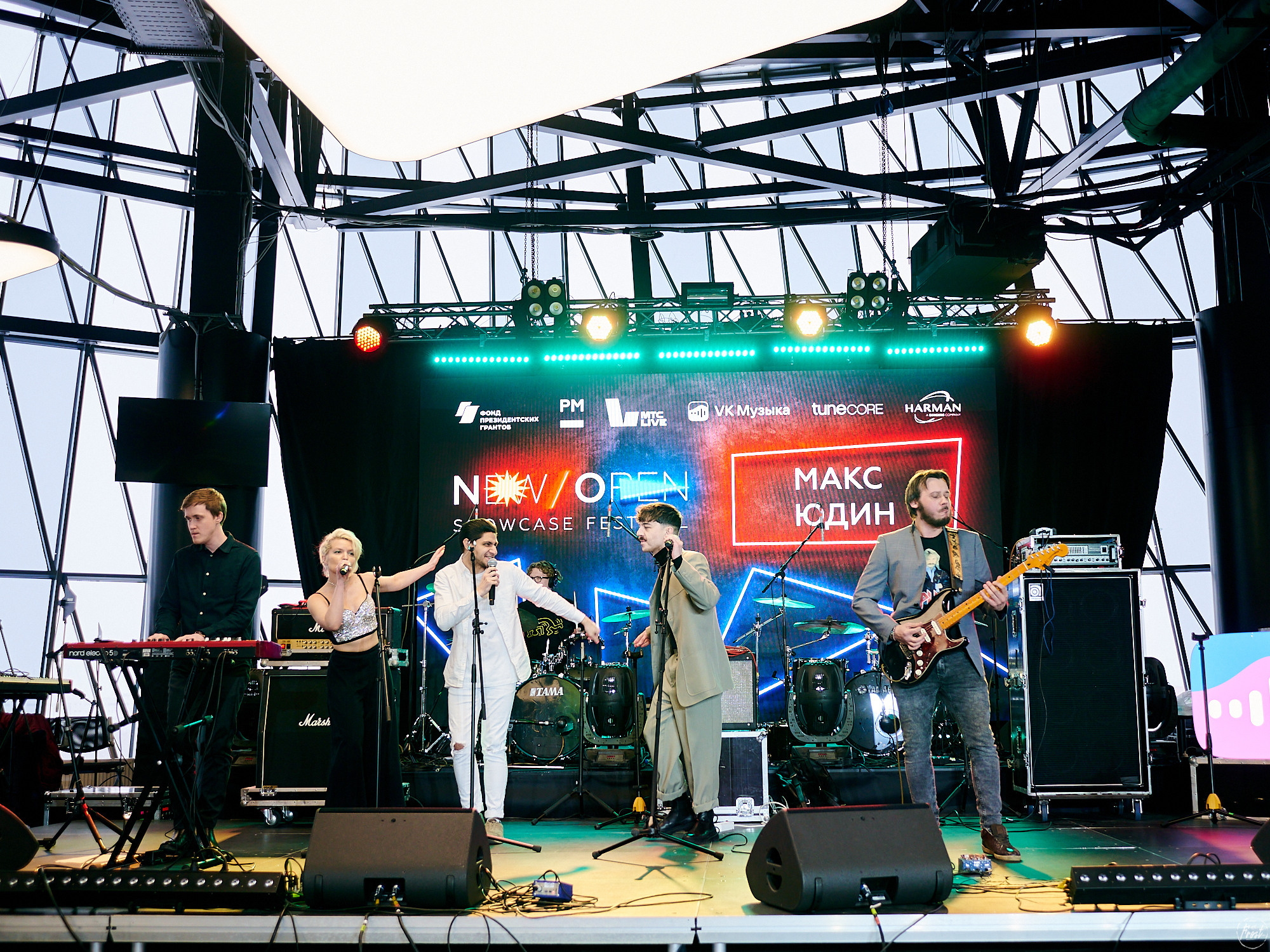 Макс Юдин. Фотографии отовсюду и обо всем