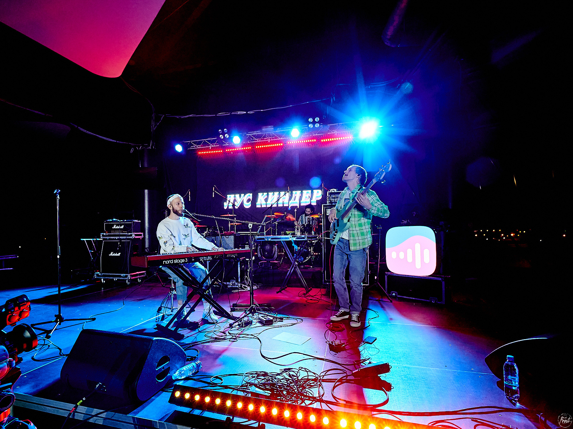 Лус Киндер. Фотографии отовсюду и обо всем