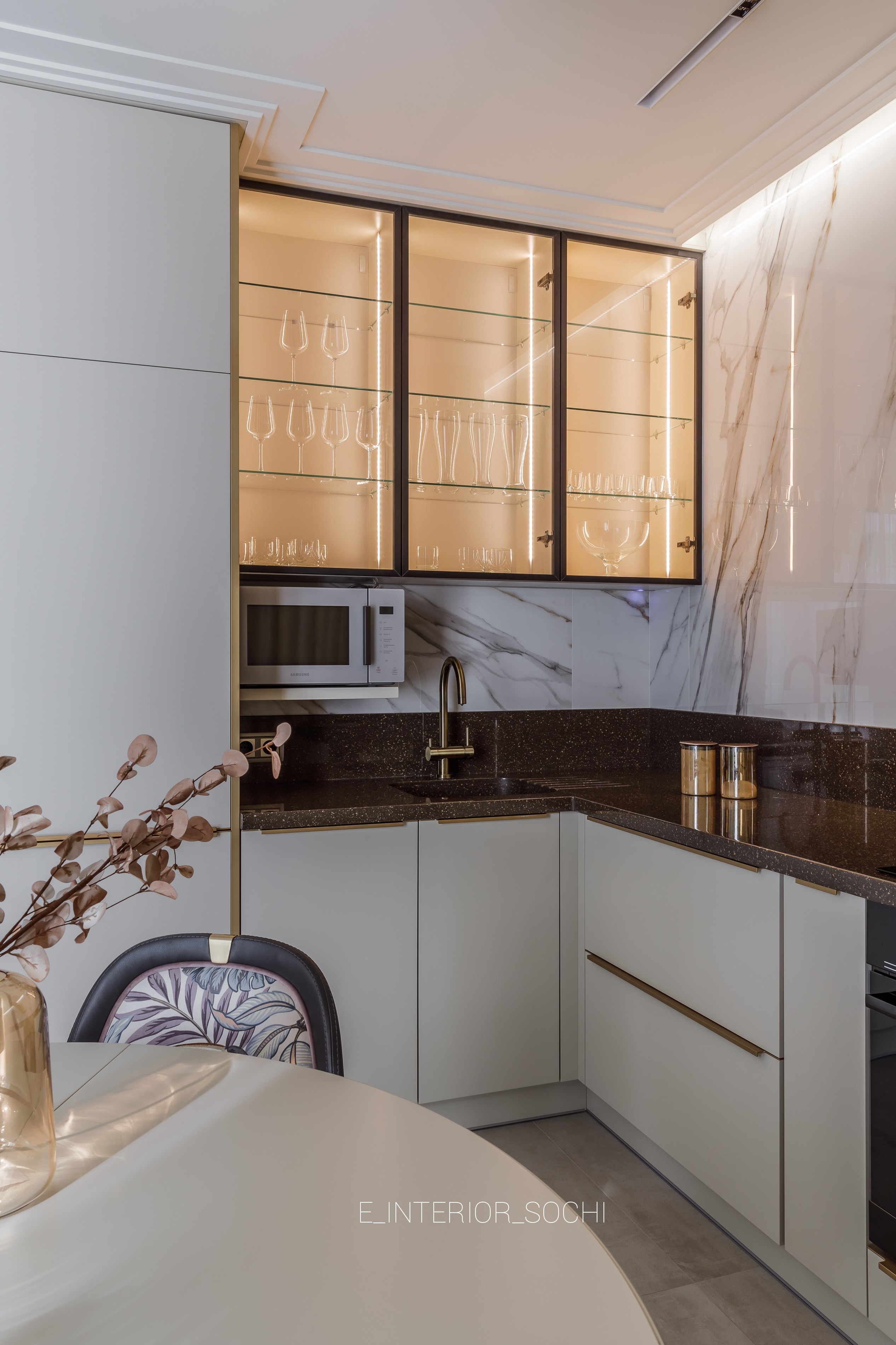 TROPICAL BREEZE. Дизайн интерьера Евгения Тисленко