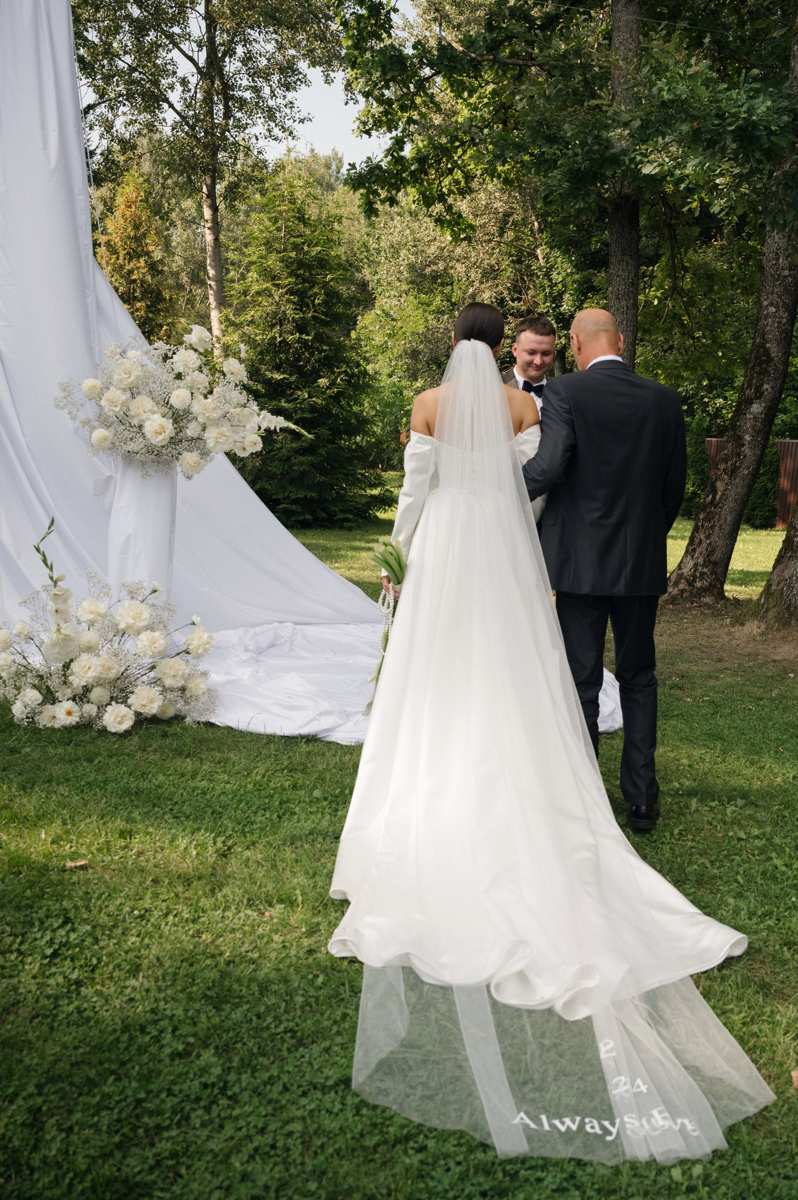Скоро на сайте. Свадебный фотограф в Минске Тагай Наталья