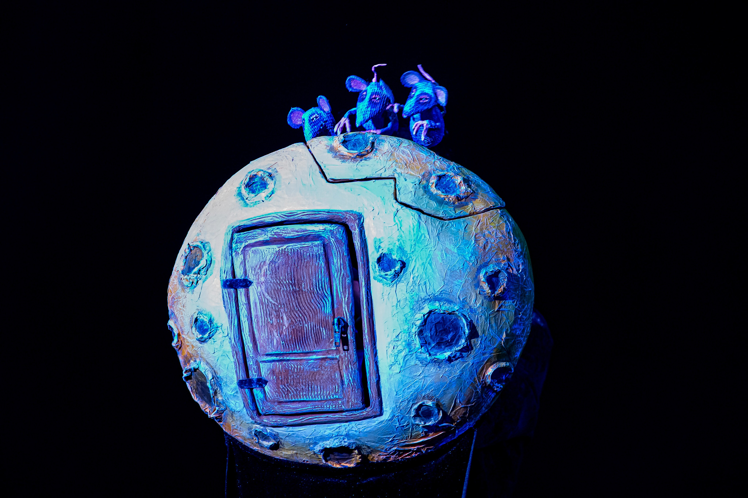 Человек с луны — спектакль кукольного театр Саквояж. Фотограф в Сочи Юрий Шептаев