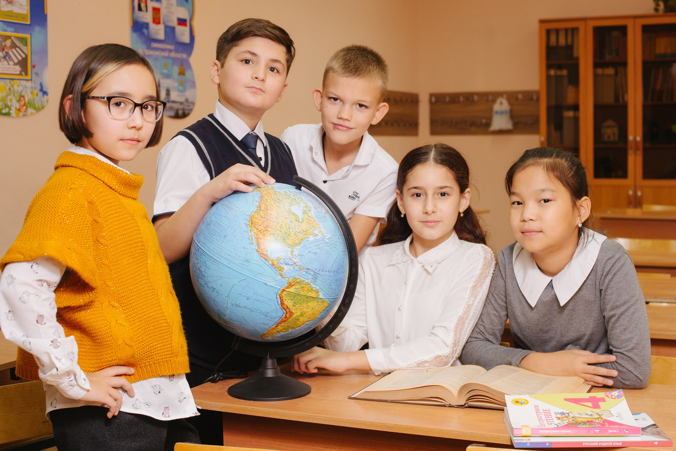 Выпускные альбомы со скидкой!. Выпускные альбомы в Москве и в Астрахани