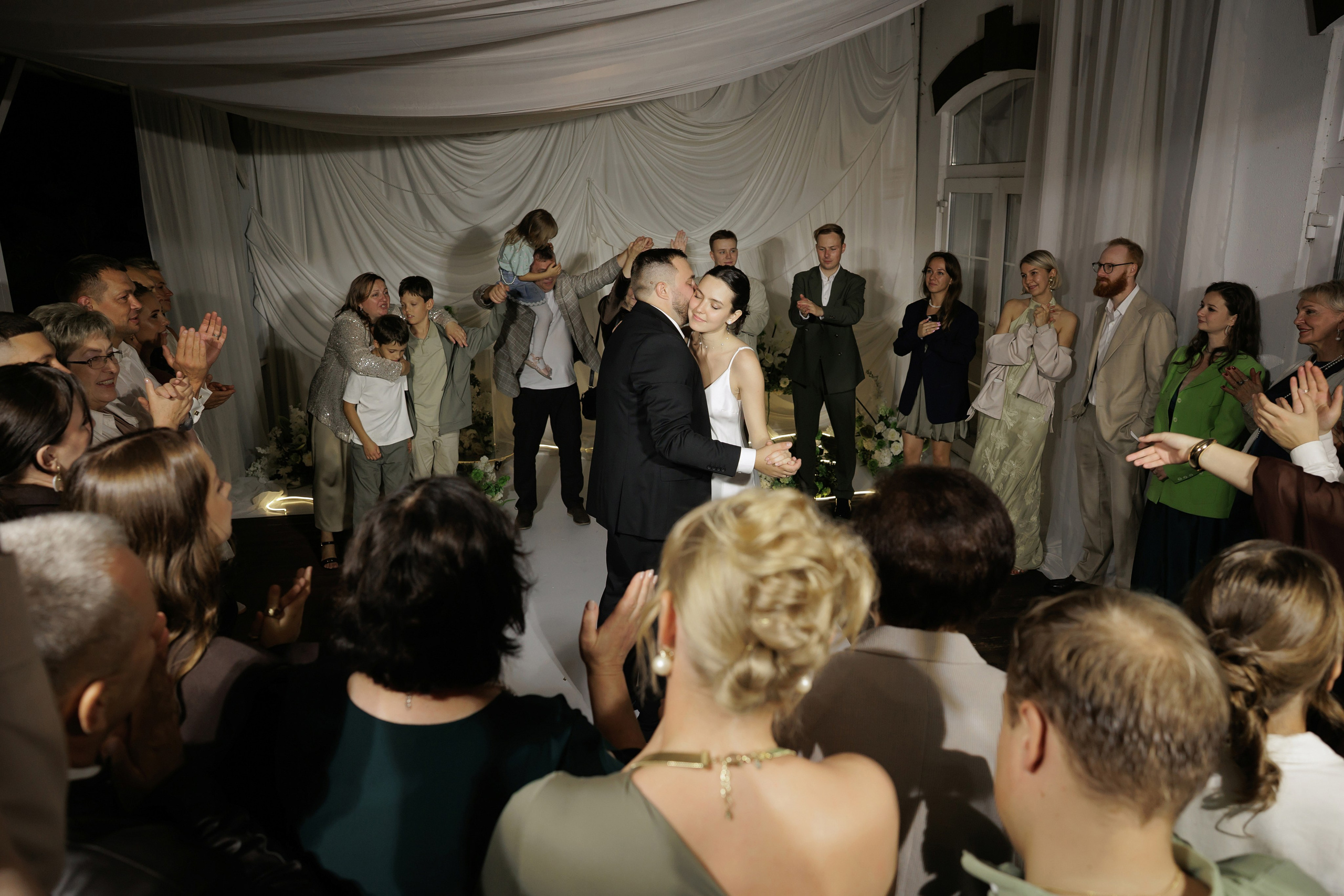 Ты рядом со мной, и это — самый чистый кайф! ♥. Свадебный фотограф Калининград