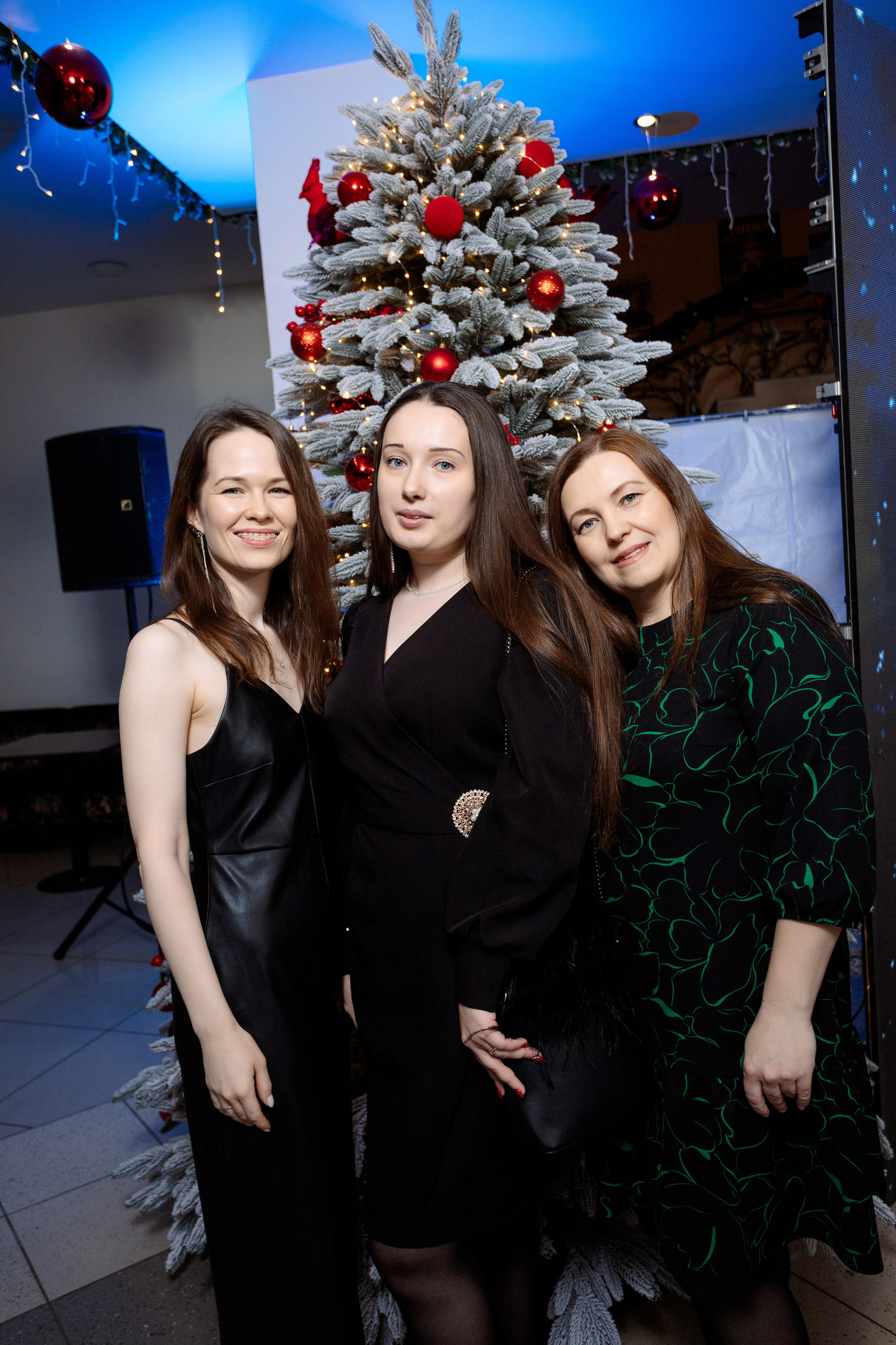 РЕПОРТАЖ: НОВЫЙ ГОД В ДК МЕТАЛЛУРГ. Профессиональный фотограф в Ижевске Леша Петров