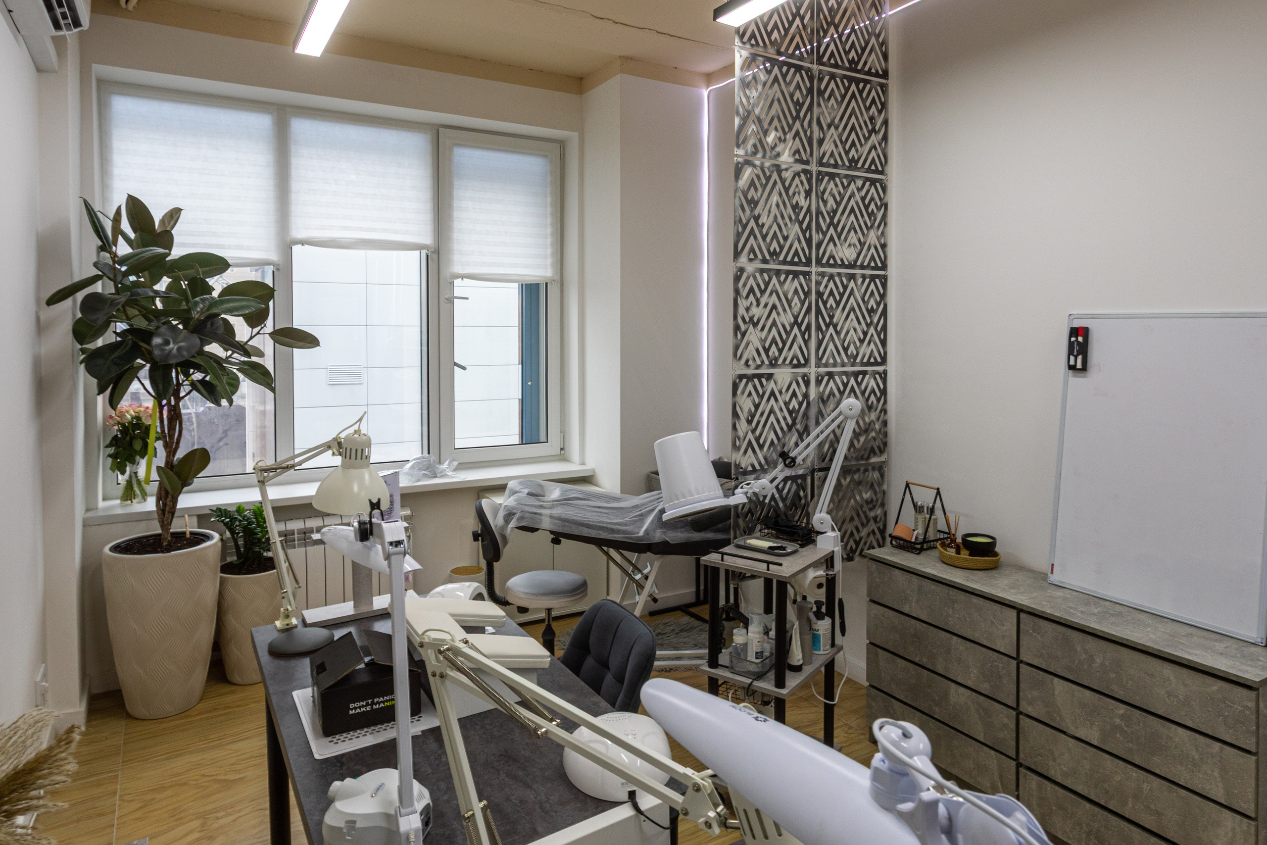 Бизнес-центр My Space Уфа, фото Алексея Муравьёва, современный офис,Лобби бизнес-центра My Space, съёмка фотографа Алексея Муравьёва, деловая атмосфера,Офисные помещения My Space Уфа, работа фотографа Алексея Муравьёва, деловой интерьер,Конференц-зал бизнес-центра My Space, фото Алексея Муравьёва, бизнес-встречи,Рецепция бизнес-центра My Space Уфа, съёмка Алексея Муравьёва, премиальный дизайн,Офисное пространство My Space, фото Алексея Муравьёва, рабочая зона,Панорамные окна бизнес-центра My Space, работа фотографа Алексея Муравьёва, вид на город,Лифт бизнес-центра My Space Уфа, съёмка Алексея Муравьёва, комфорт,Переговорная комната My Space, фото Алексея Муравьёва, деловой стиль,Зона отдыха бизнес-центра My Space, работа фотографа Алексея Муравьёва, комфорт для сотрудников,Инфраструктура My Space Уфа, съёмка Алексея Муравьёва, бизнес-услуги,Паркинг бизнес-центра My Space, фото Алексея Муравьёва, безопасность,Вестибюль My Space, работа фотографа Алексея Муравьёва, элегантность,Офисные кабинеты бизнес-центра My Space, съёмка Алексея Муравьёва, функциональность,Общественные зоны My Space Уфа, фото Алексея Муравьёва, современный дизайн,Рецепция и зона ожидания My Space, работа фотографа Алексея Муравьёва, стиль,Офисные перегородки бизнес-центра My Space, съёмка Алексея Муравьёва, зонирование,Интерьер бизнес-центра My Space Уфа, фото Алексея Муравьёва, деловой интерьер,Офисная мебель My Space, работа фотографа Алексея Муравьёва, эргономичность,Освещение бизнес-центра My Space, съёмка Алексея Муравьёва, комфорт для работы