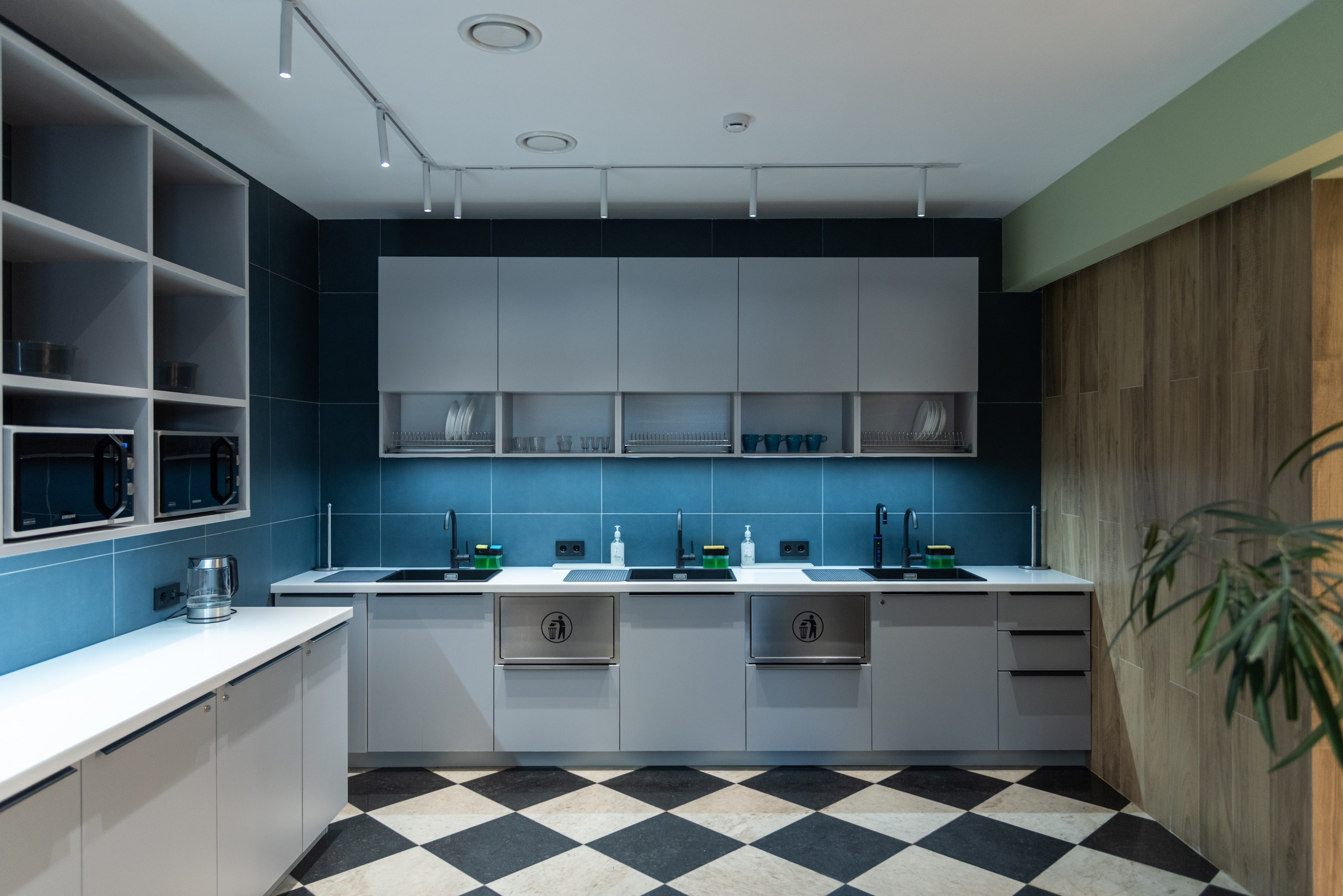 X corp | 2025. Архитектурный фотограф и 3D-художник Антон Мельников