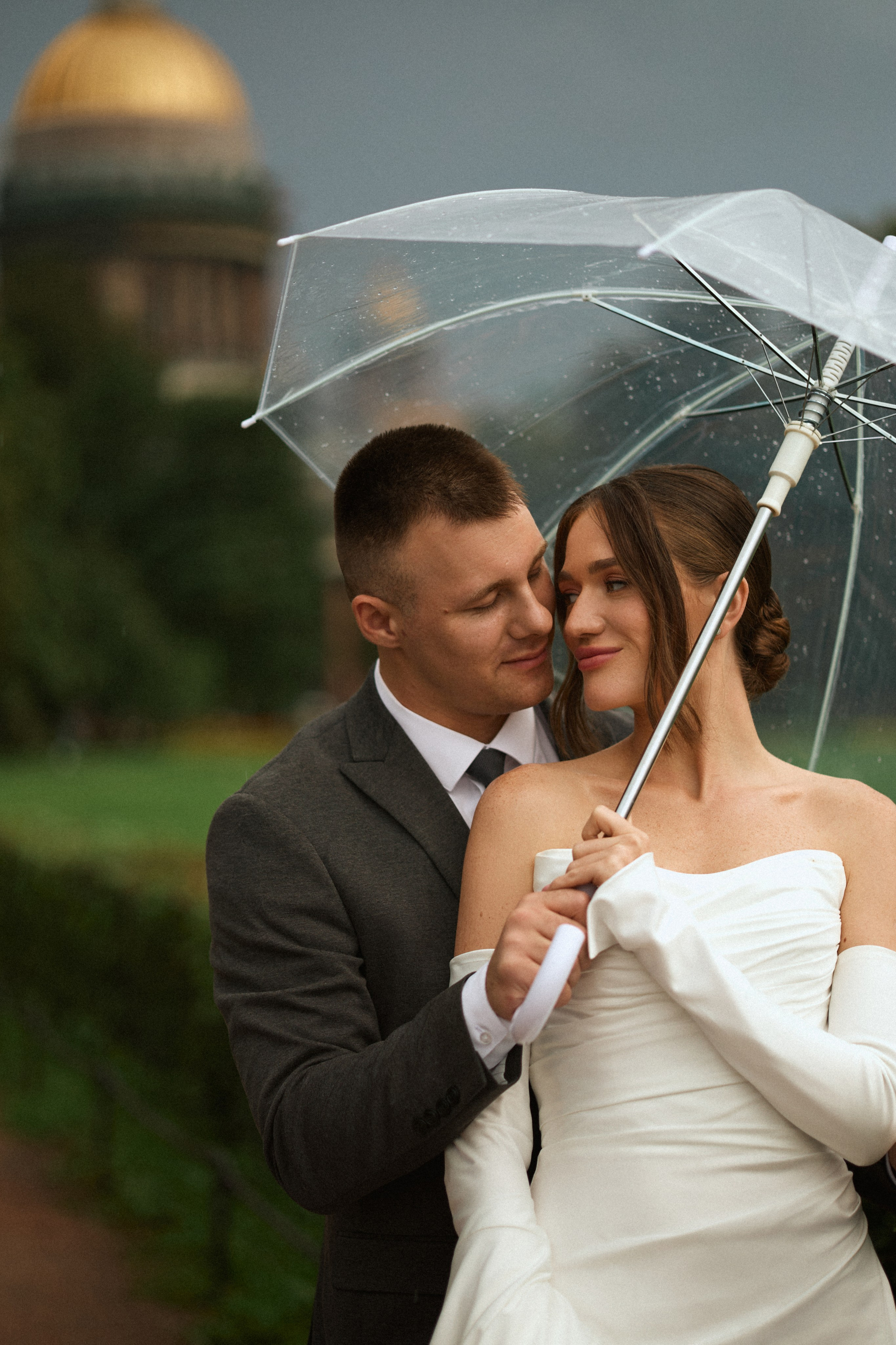 Свадьба в Питере на катере. Сестры Карабаза. Фотографы и ретушеры в Москве и Санкт-Петербурге
