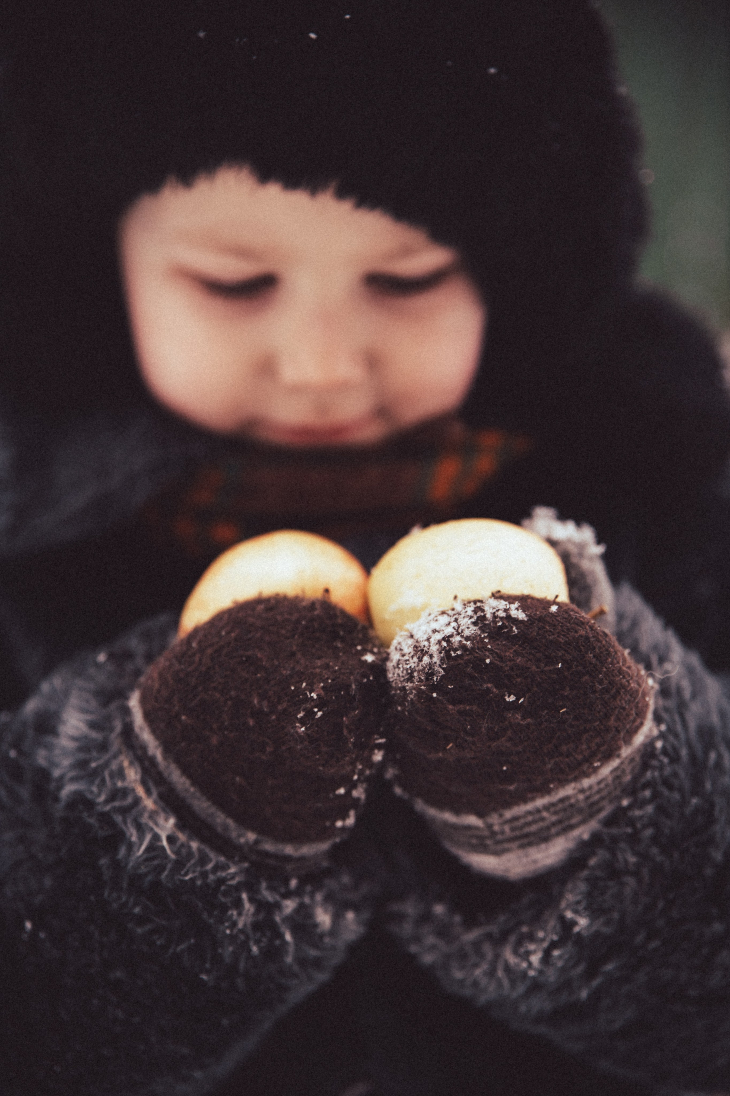 Прогулка в родительской шубке. Елена Котлярова фотограф г. Сергиев Посад