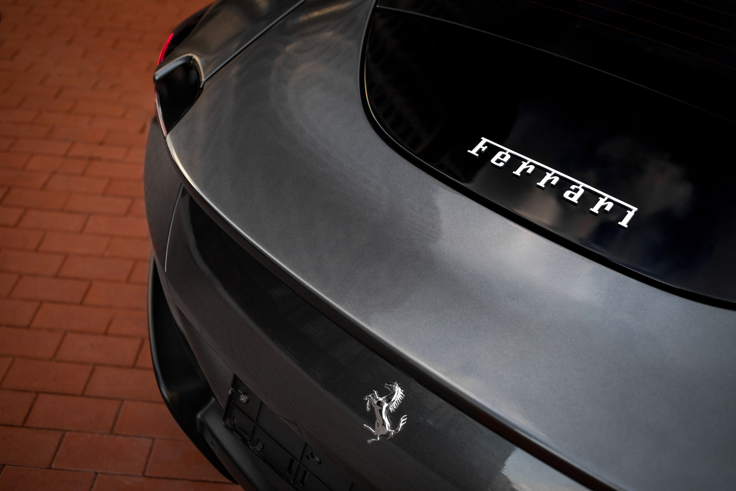 Ferrari Roma. Автомобильный фотограф в Москве Андрей Емельянов