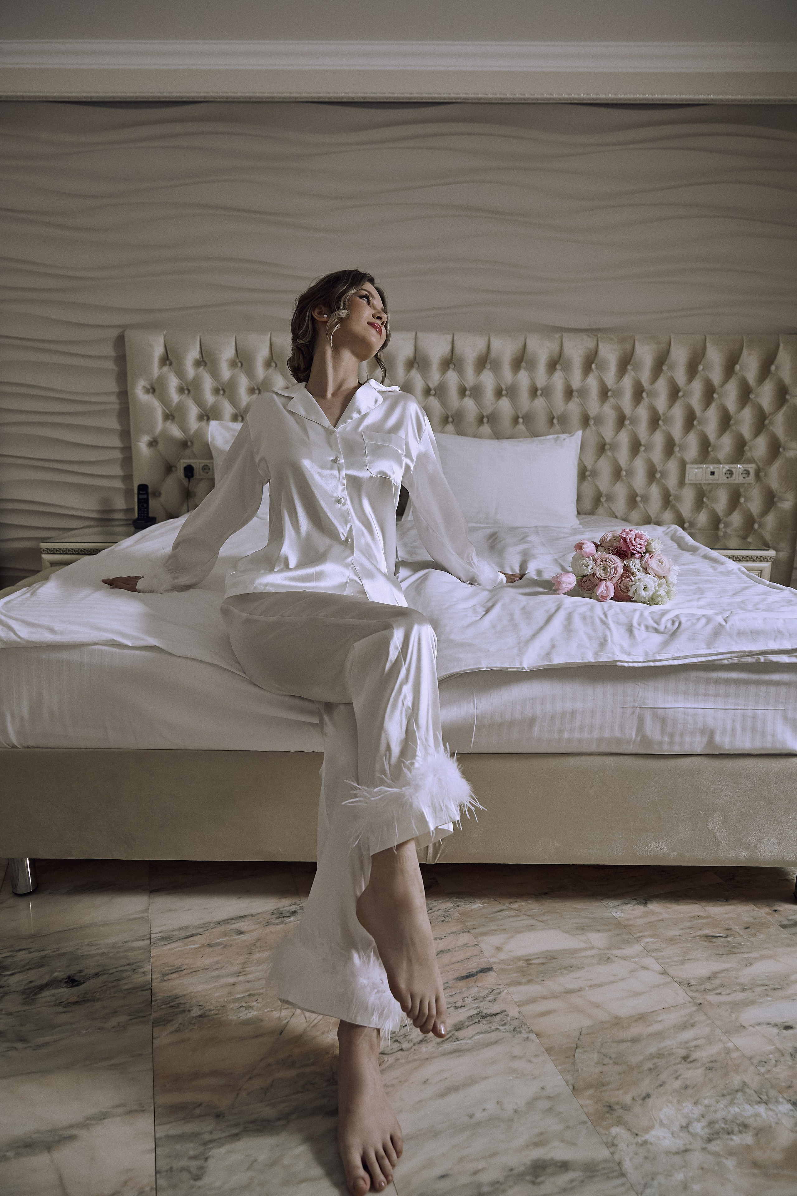 Утро невесты в отеле. Фотограф в Твери Helga J. Fox