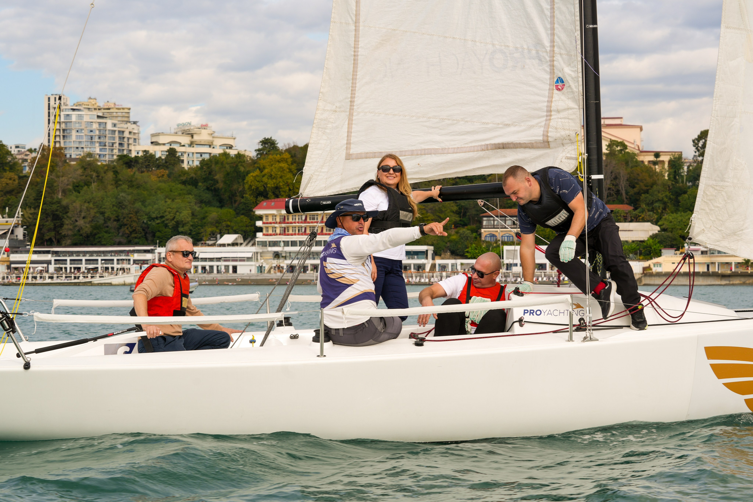 Яхтенная регата для компании Агрегатка. Репортажный фотограф в Красной Поляне и Сочи Павлюченко Екатерина