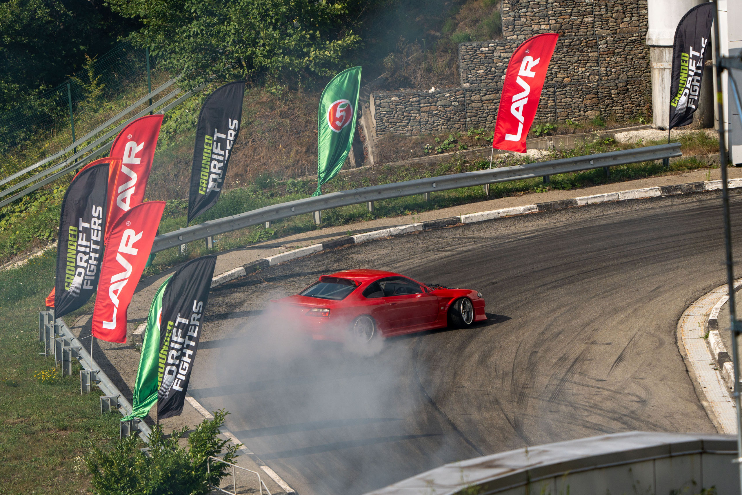 Фотоотчет партнеской интеграции для сети «Пятерочка» на фестивале «Grounded». Репортажный фотограф в Красной Поляне и Сочи Павлюченко Екатерина