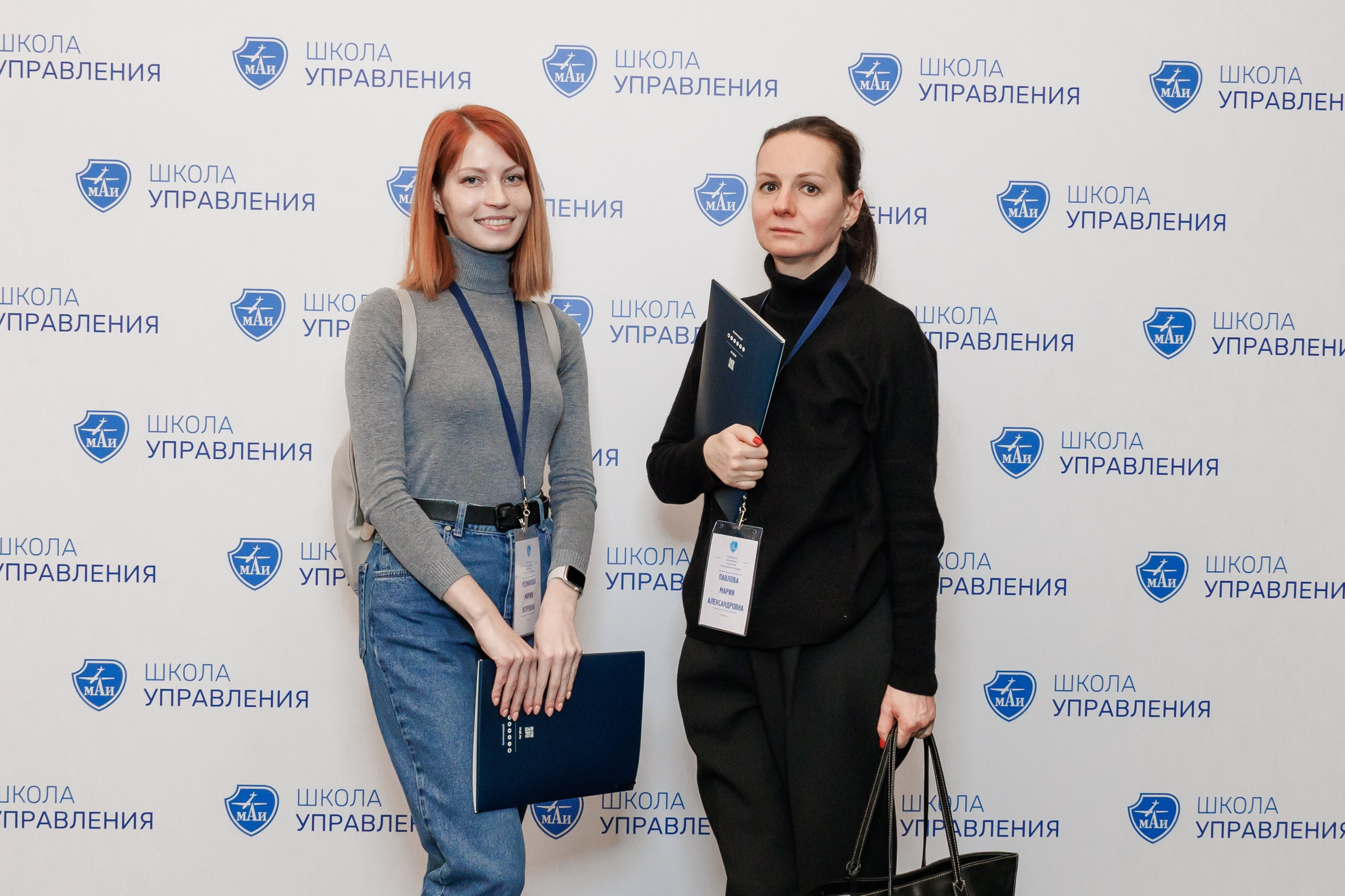 Пресс-волл «Школа управления МАИ». Фотограф в Москве Дмитрий Емельянов