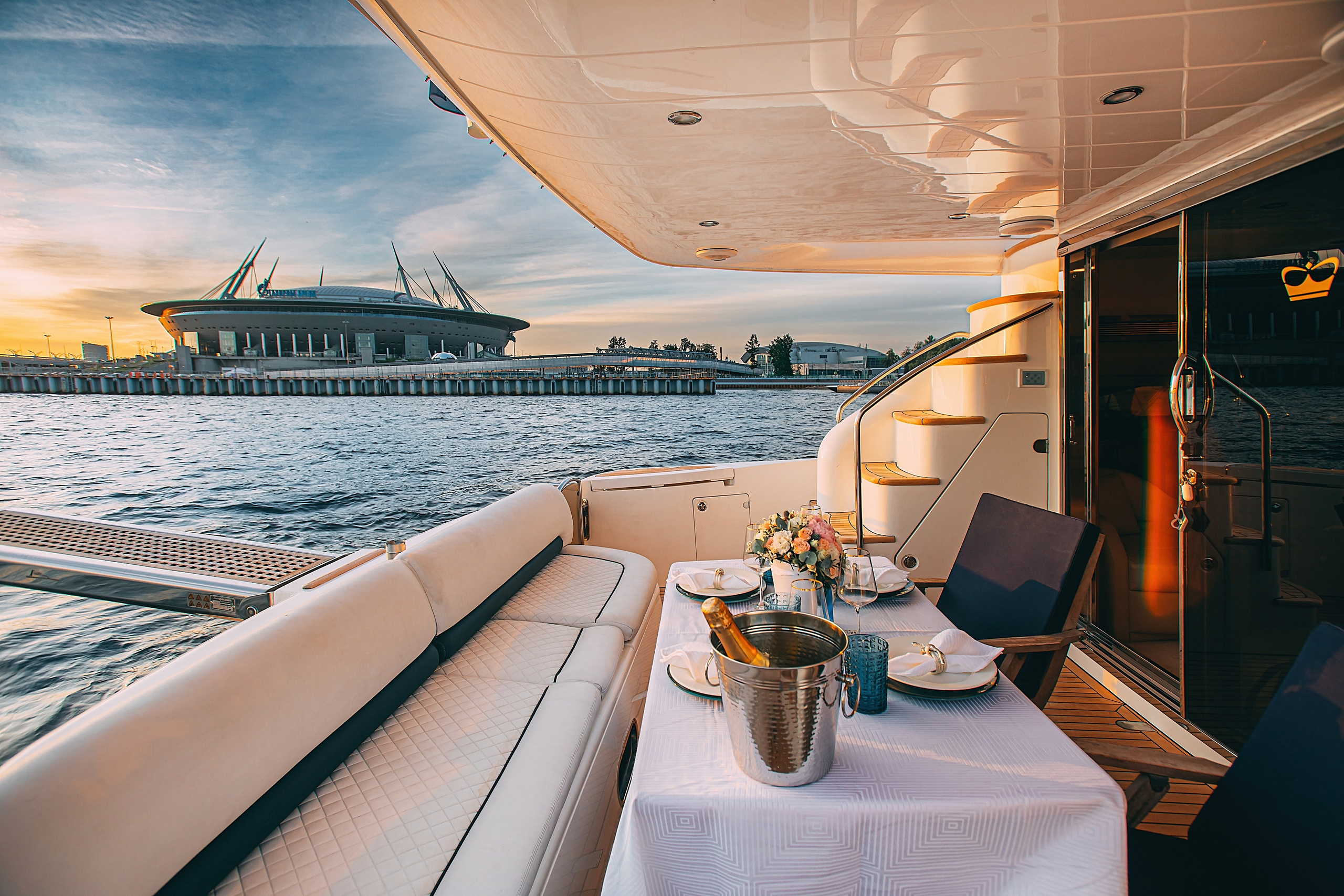 Яхта Princess 57 Esperanza. SPB Rent Boats|аренда катеров и теплоходов
