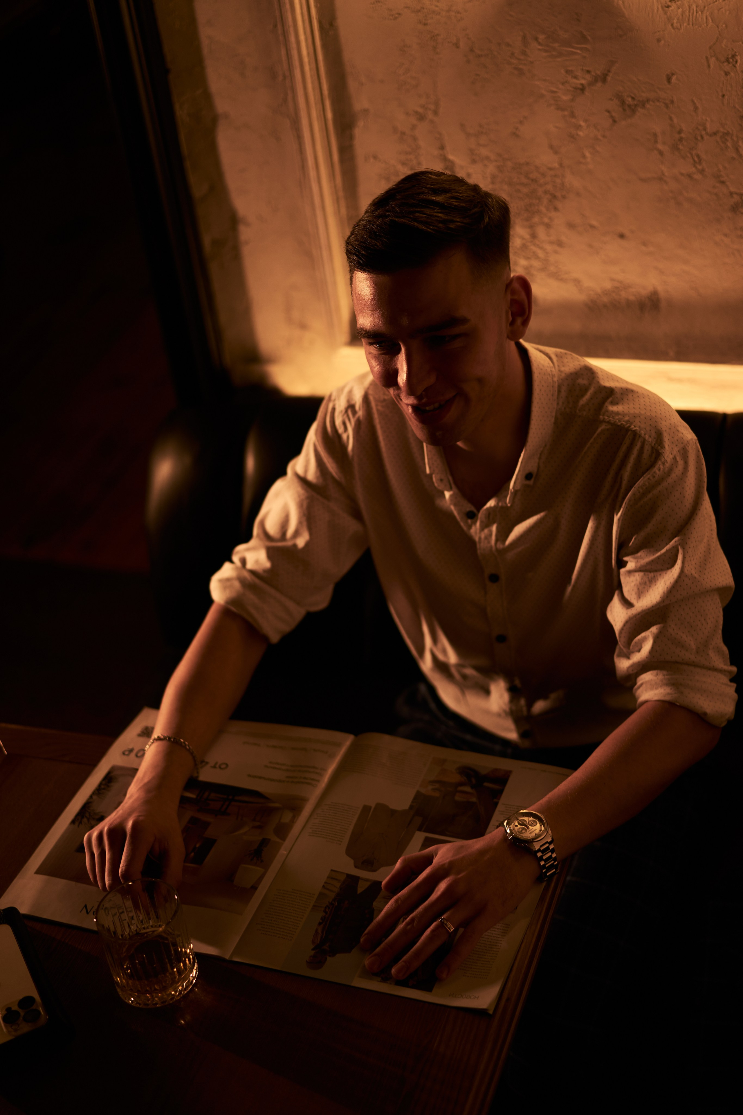 Мужская фотосессия ресторан. Фотограф Екатеринбург Кокшарова Александра