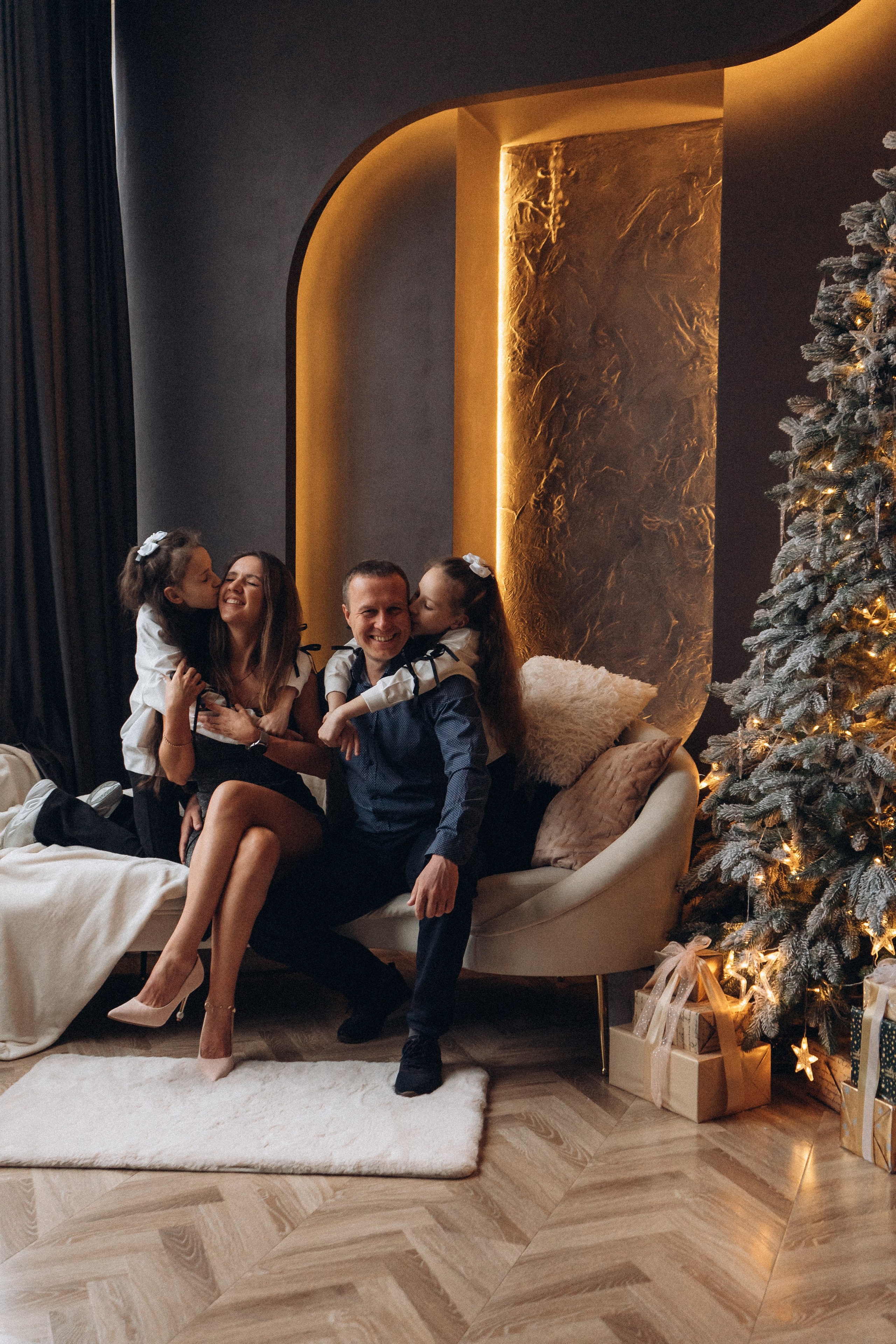 Семейная съемка в студии. Фотограф Екатеринбург Кокшарова Александра