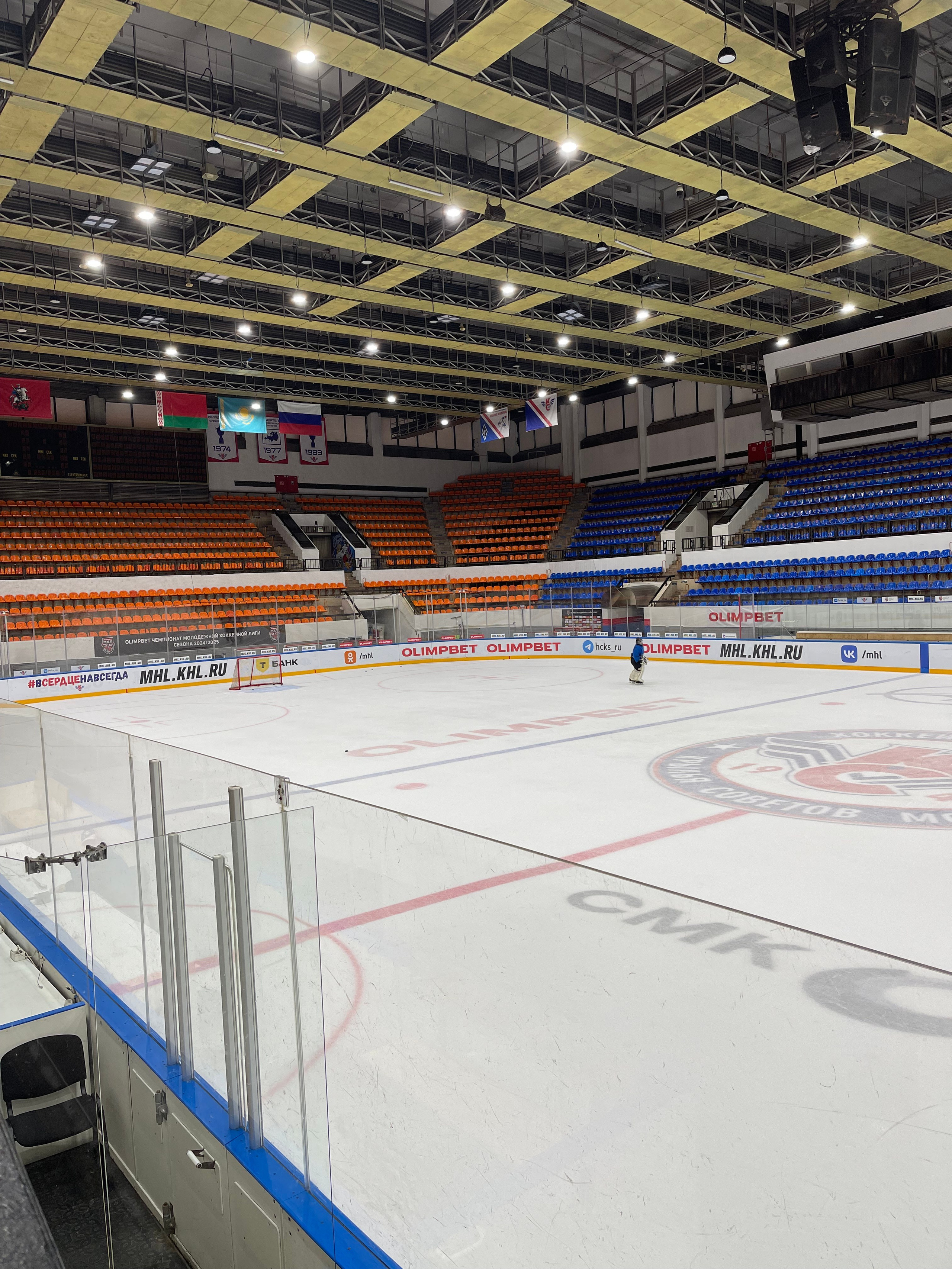 BACKSTAGE GALLERY. «MAK FLAME»