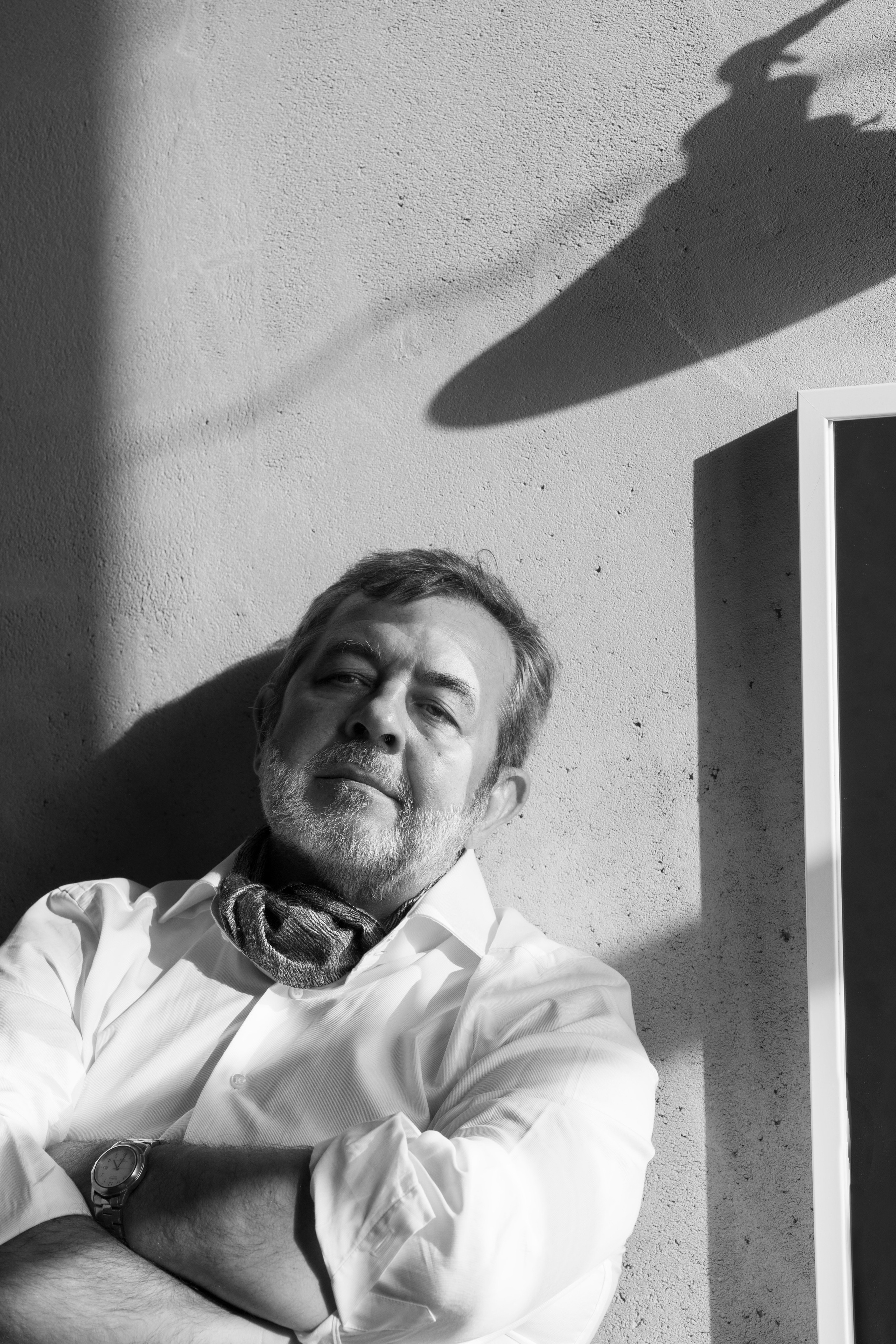 Мужские фотосессии в студии и на улице: художественные, для соцсетей, аватаров, сайтов знакомств. Фотограф Полина Завельская