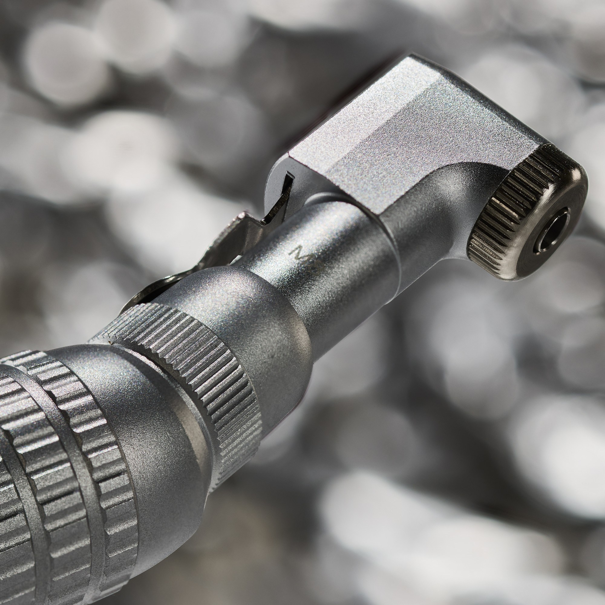 Имиджевая предметная макро съёмка металлических изделий 