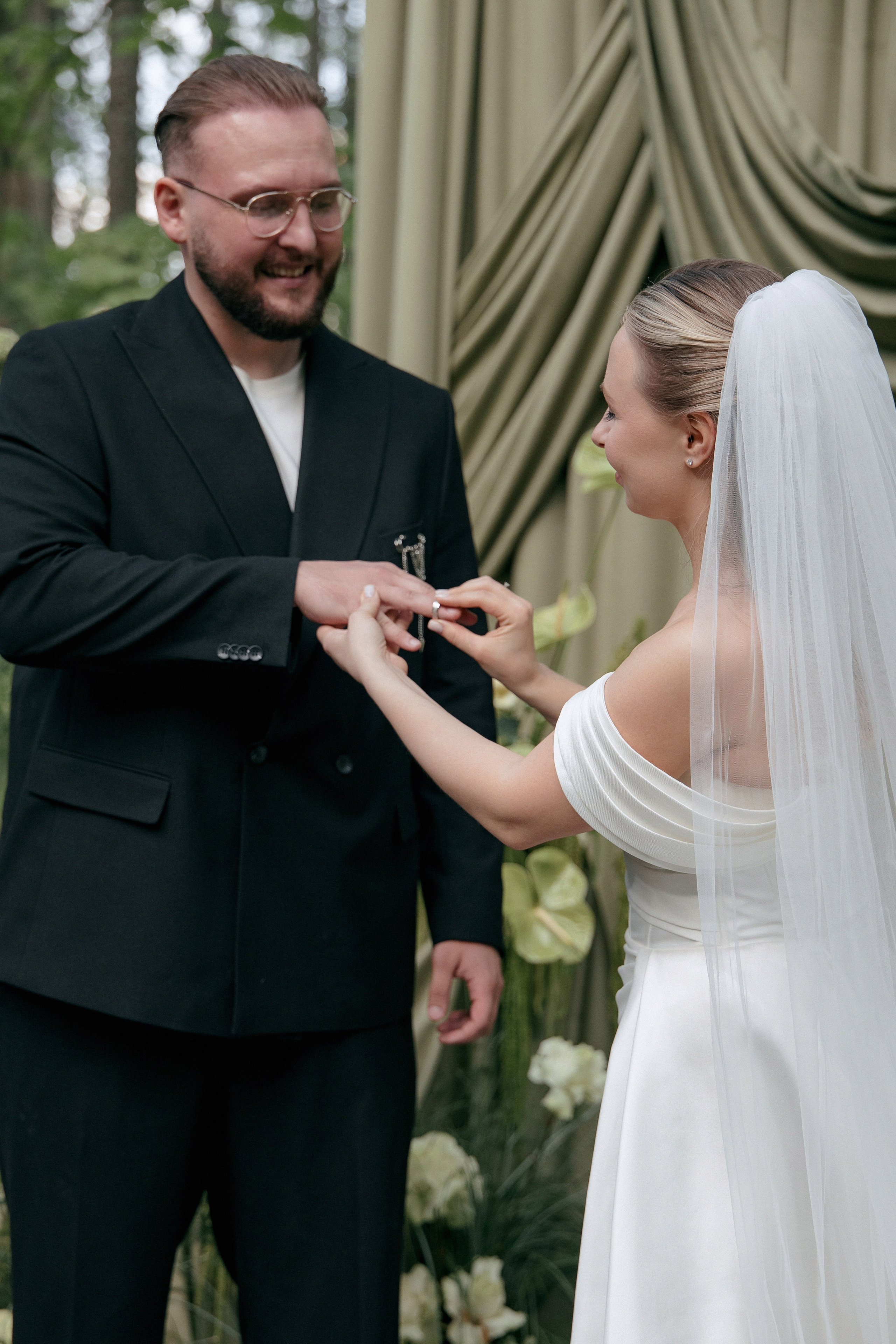 ЛЕС Event House выездная регистрация и свадебный банкет на площадке ЛЕС. Свадебный фотограф Москва