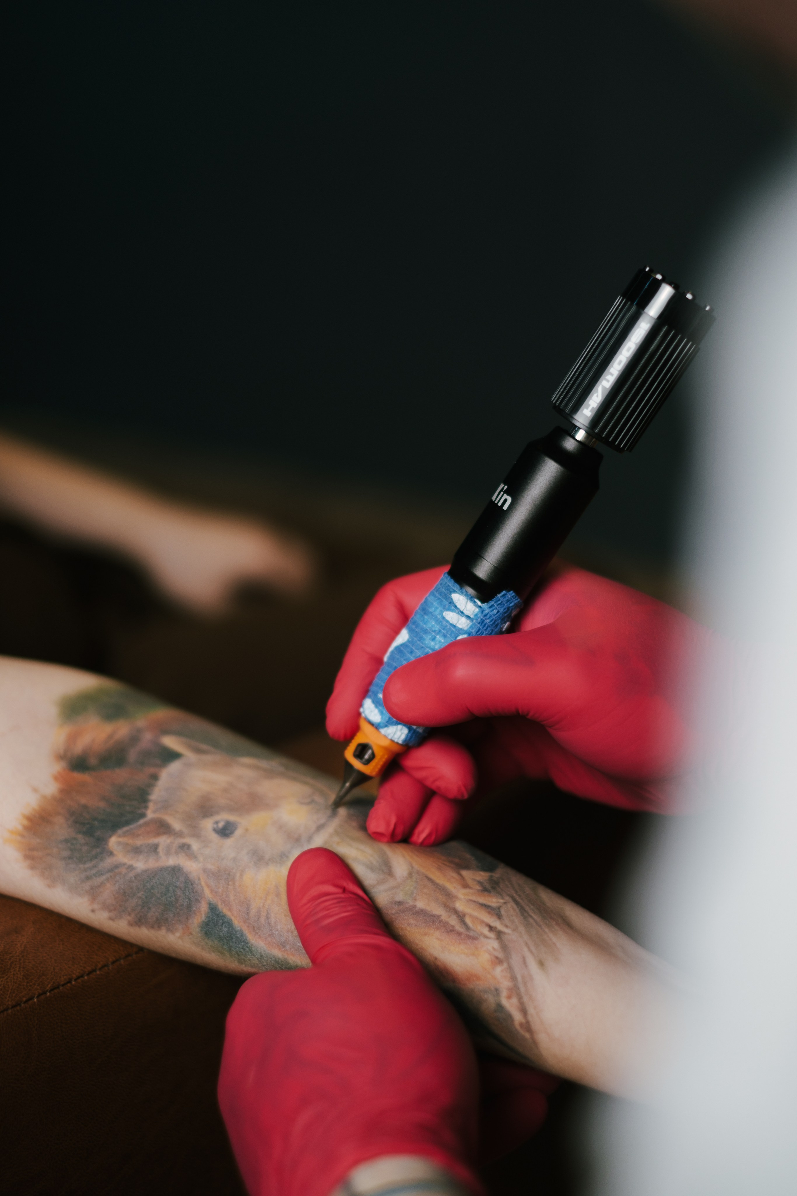 Рекламная съемка: тату-мастер | Заказать рекламную съемку Новосибирск. Ксения Ильиных — Фотограф в Новосибирске