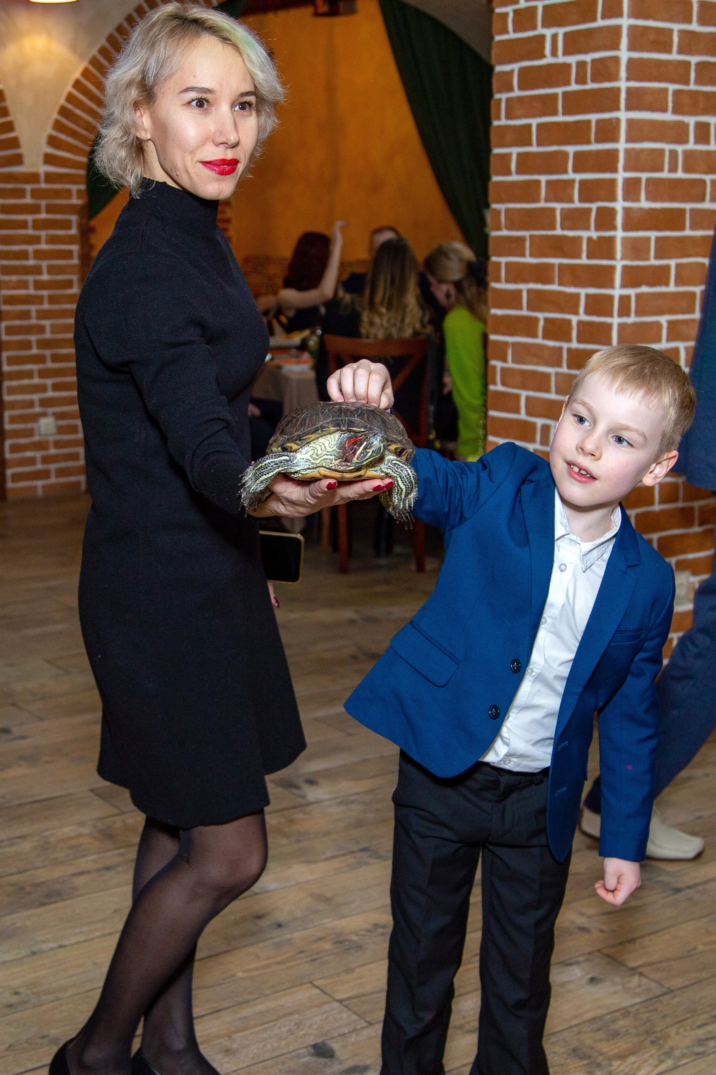 Свадебные фото. Фотограф Краснодара, фотограф в парке Галецкого.репортажный фотограф. детский фотограф, свадебный фотограф. профессиональный фотограф