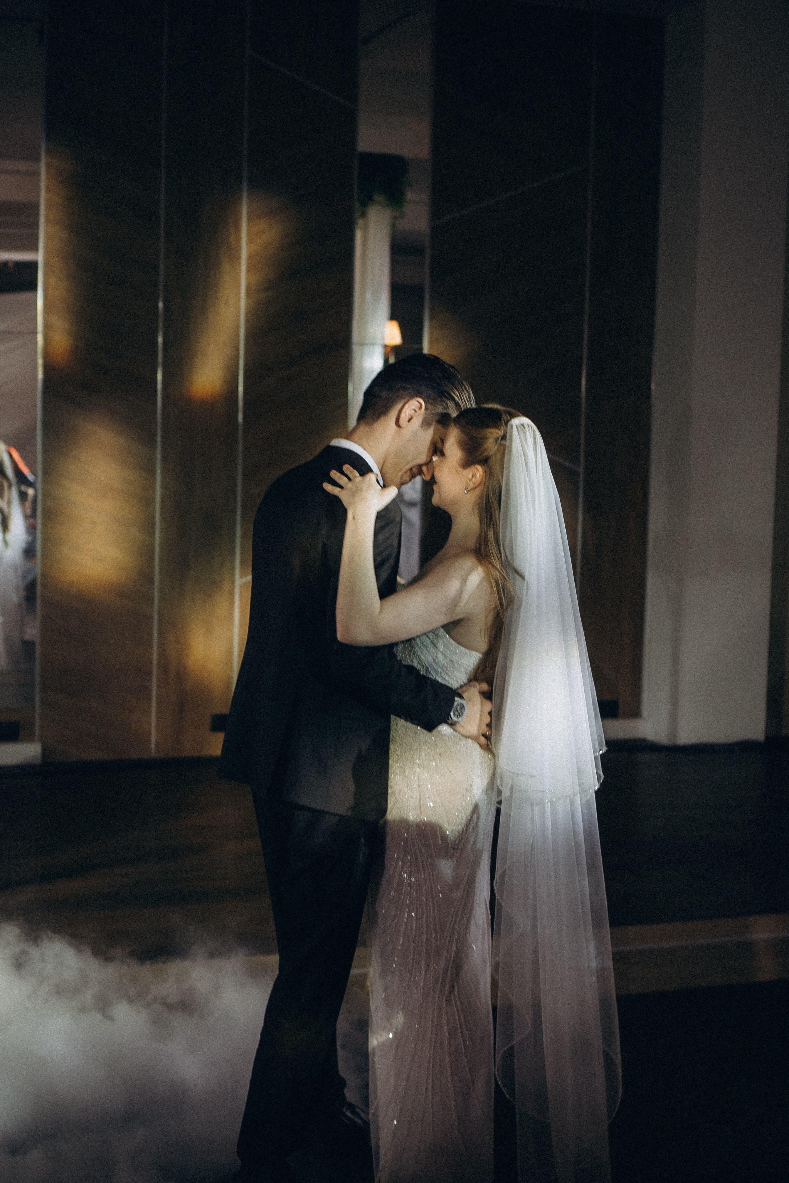 СВАДЕБНАЯ СЬЕМКА СБОРОВ В ОТЕЛЕ И ВЫЕЗД НА ЦЕРЕМОНИЮ (СНЯТО В СИБИРЕ В НИЖНЕВАРТОВСКЕ). Профессиональный фотограф, Санкт-Петербург — Виктория Богомолова