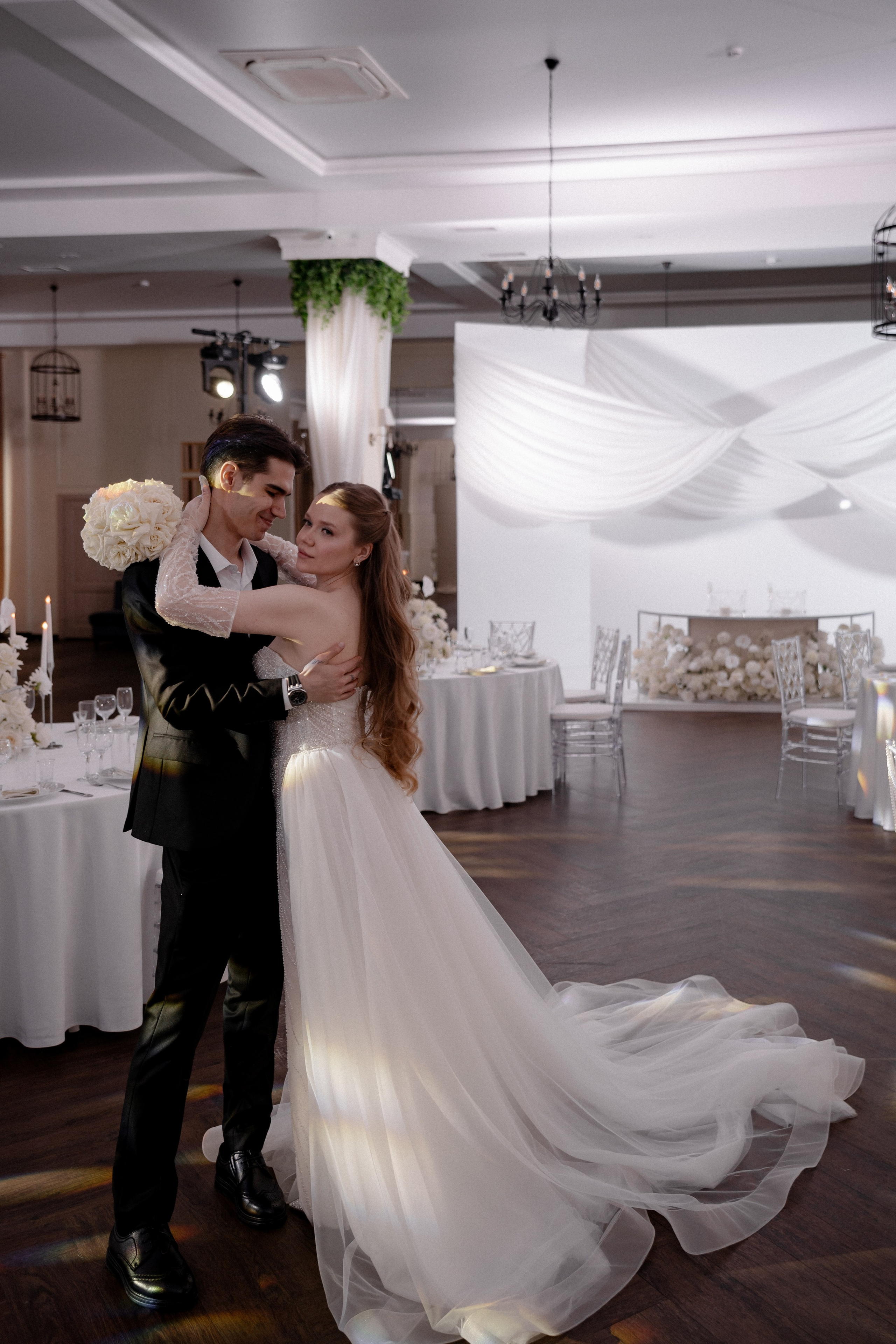 СВАДЕБНАЯ СЬЕМКА СБОРОВ В ОТЕЛЕ И ВЫЕЗД НА ЦЕРЕМОНИЮ (СНЯТО В СИБИРЕ В НИЖНЕВАРТОВСКЕ). Профессиональный фотограф, Санкт-Петербург — Виктория Богомолова