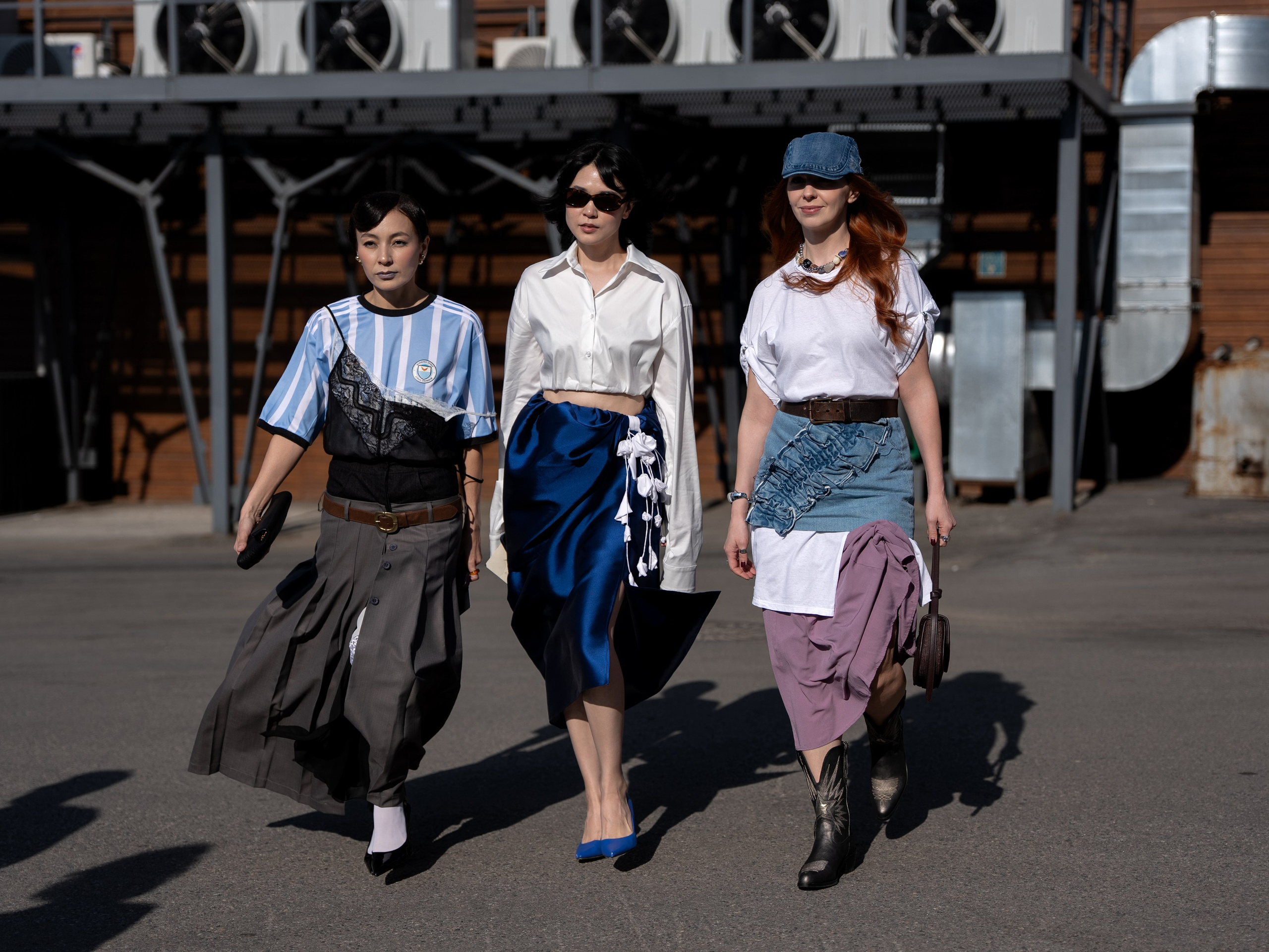Visa Fashion Week Almaty Pre-Fall 2026 April StreetStyle Day 2. Сайт Алматинского НЮ АРТ, будуар и фэшн фотографа Дениса Карпенко