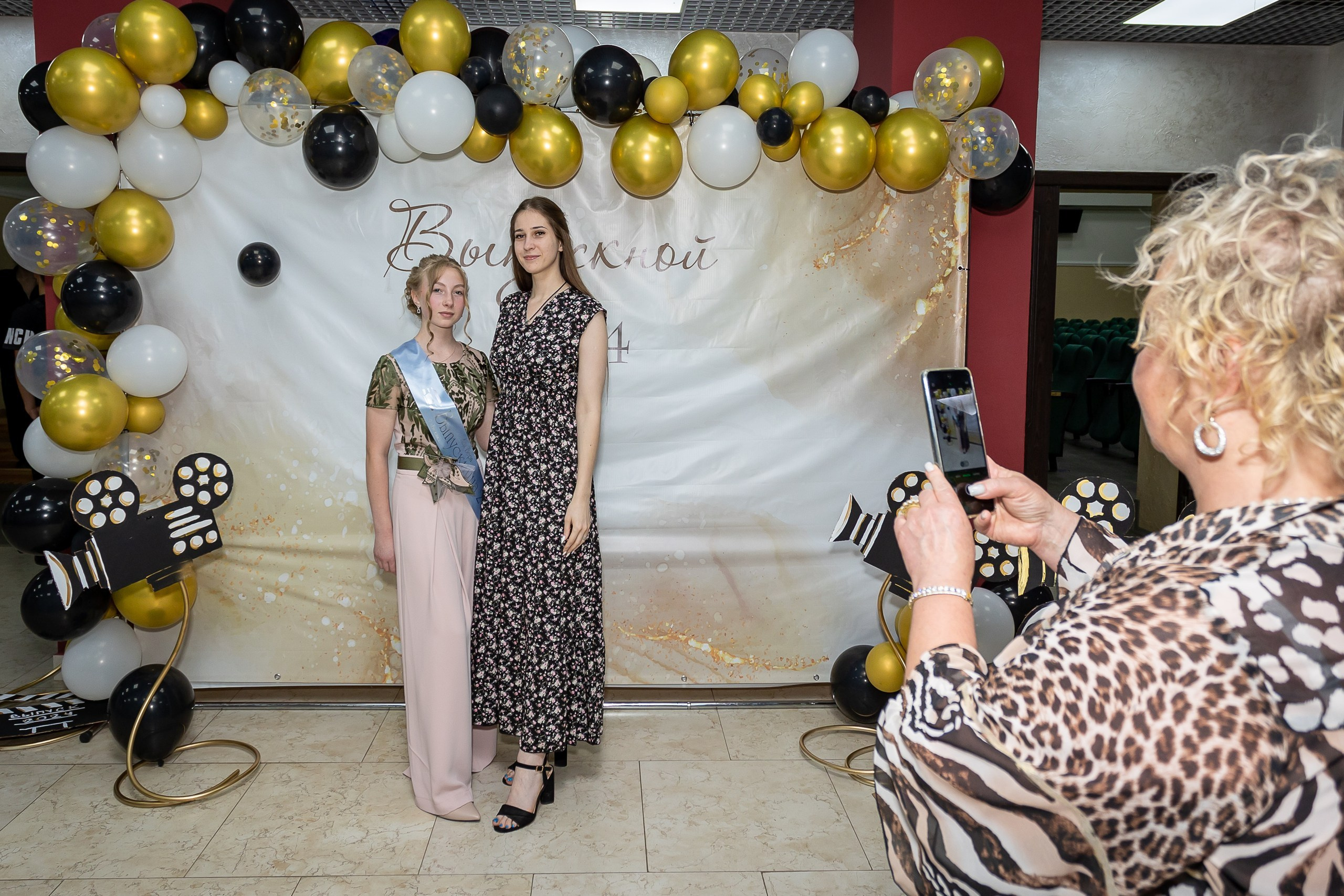 Вручение аттестата и выпускной вечер. Выпускные альбомы Майкоп, Краснодар Елена Золотарева