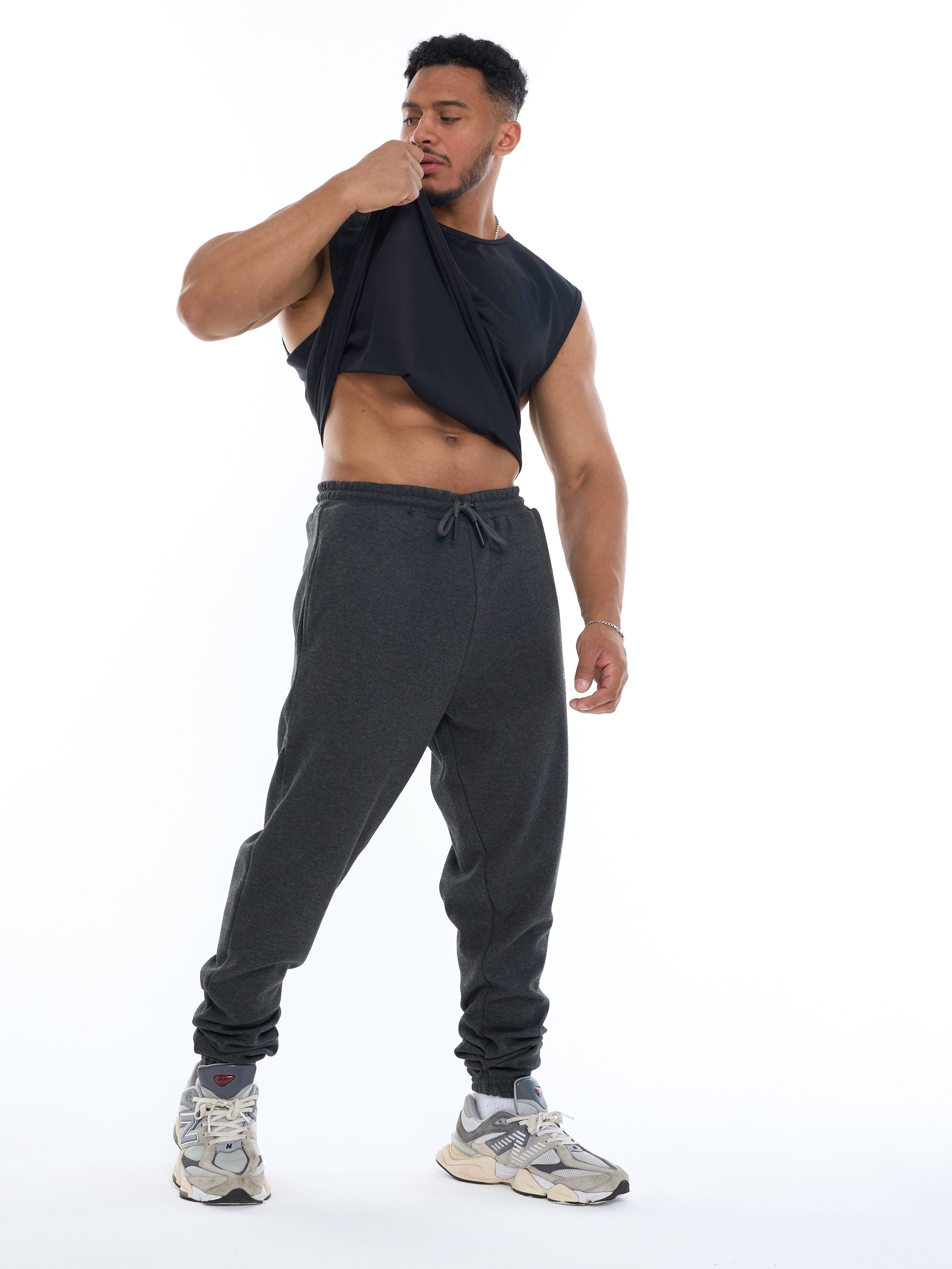 Фотомодель для маркетплейсов Омар. Фотосъёмка для марктеплейсов Studio 11.11