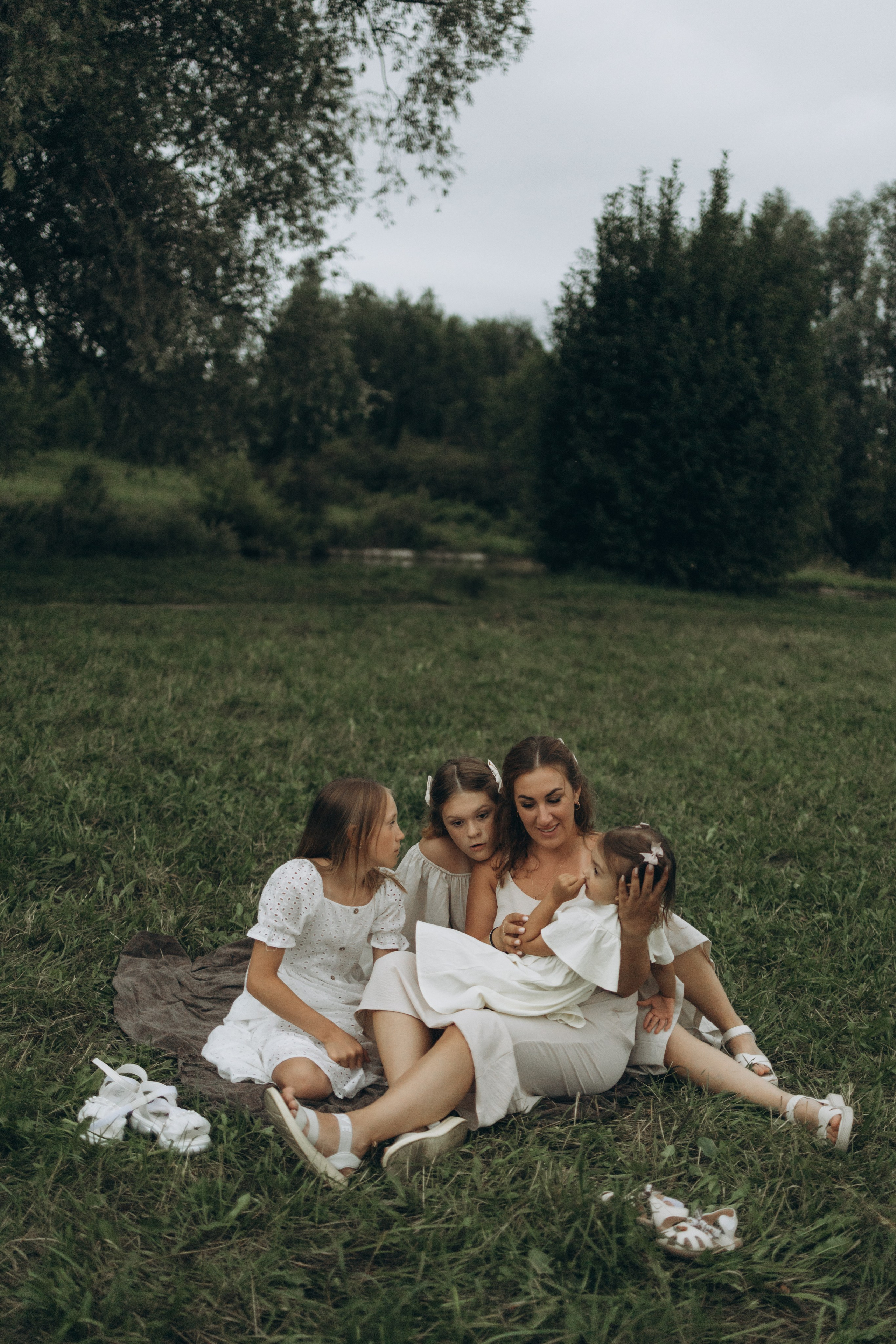Ксения с дочками. Фотограф женского портрета и семейных историй в жанре life в Нижнем Новгороде Елена Матросова