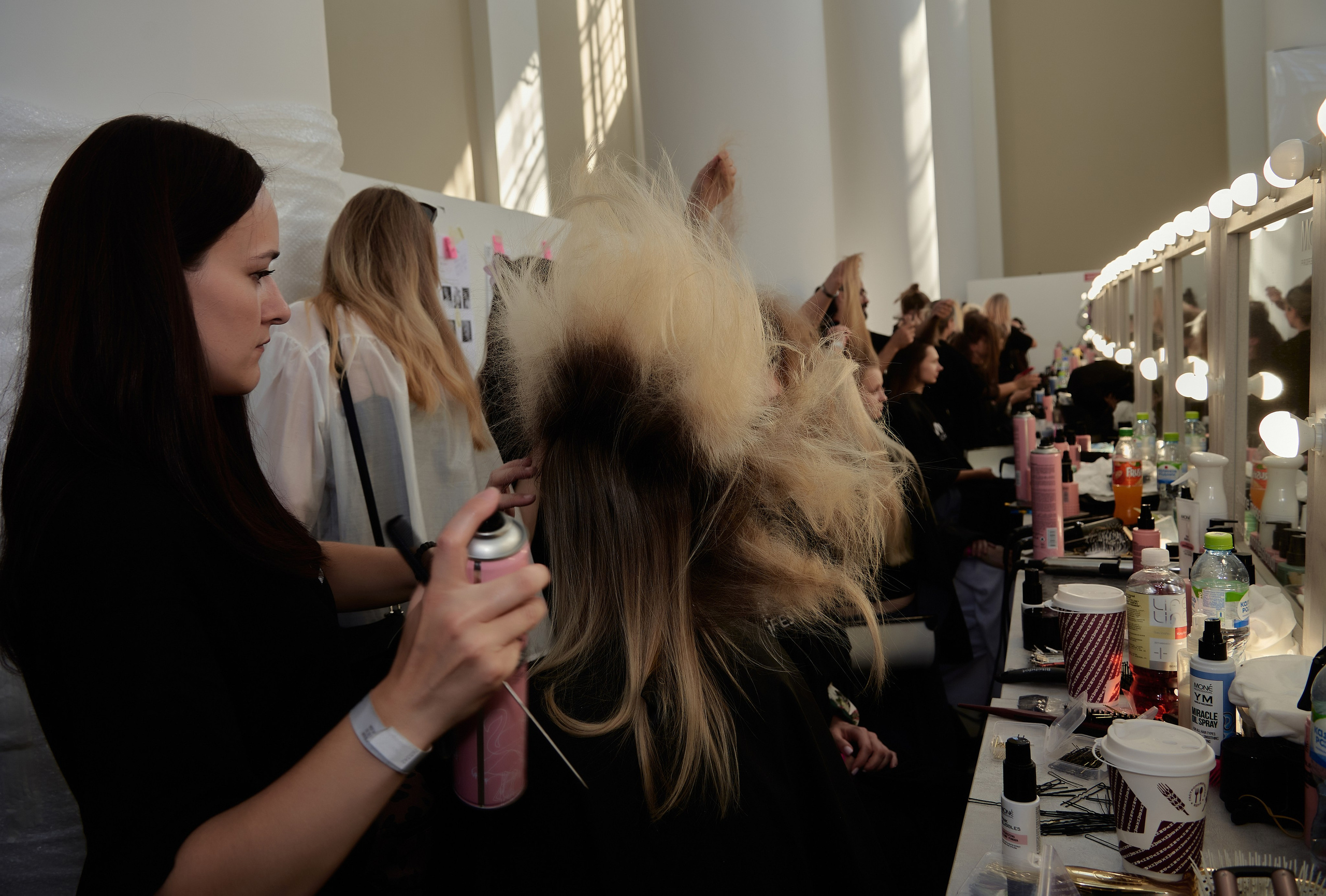 Backstage с показа ALENA COJOCARU RFW 2025. Наталия Дианова — фотограф для брендов и экспертов в Москве