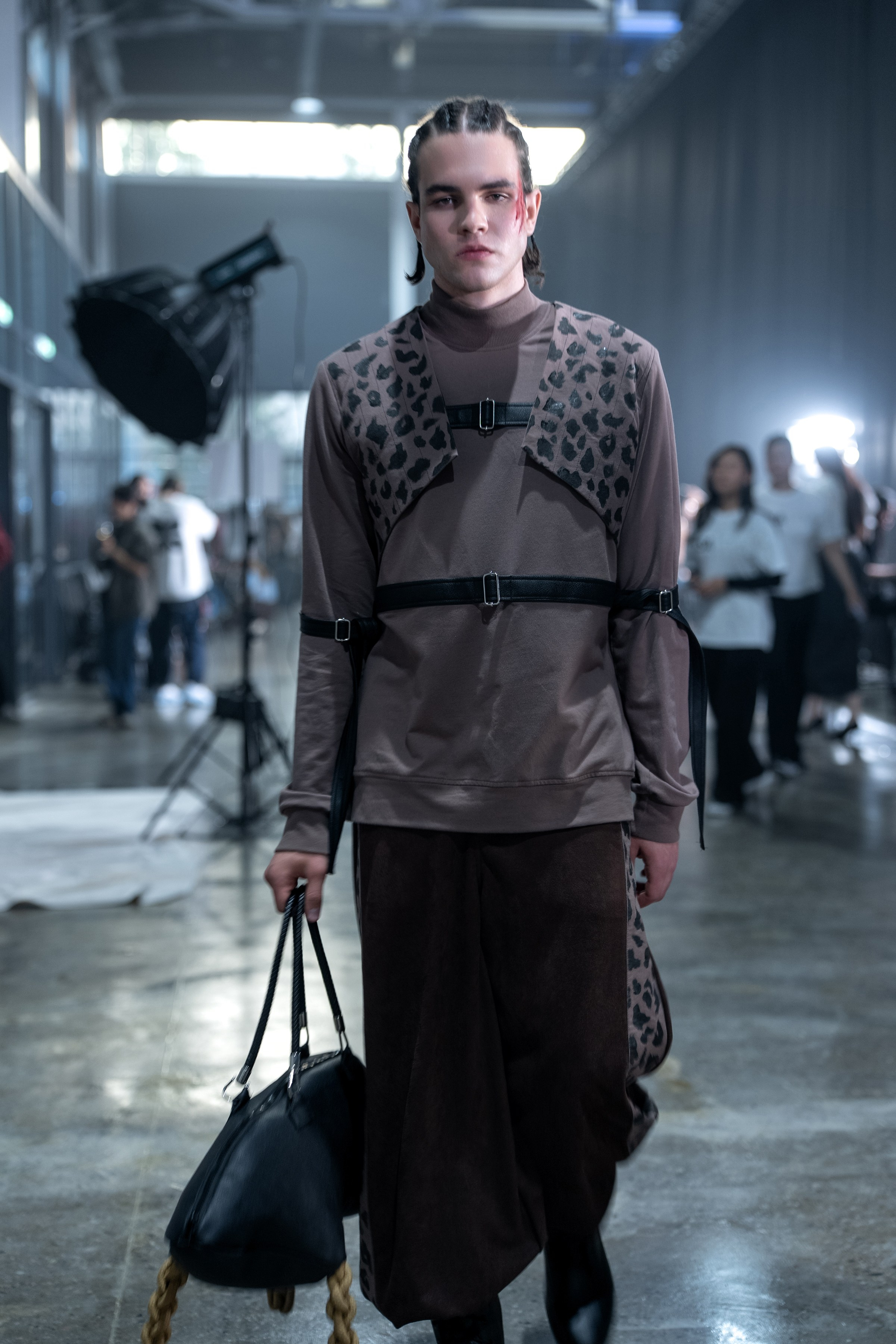 Visa Fashion Week Almaty Pre-Fall 2026 April Backstage Day 2. Сайт Алматинского НЮ АРТ, будуар и фэшн фотографа Дениса Карпенко