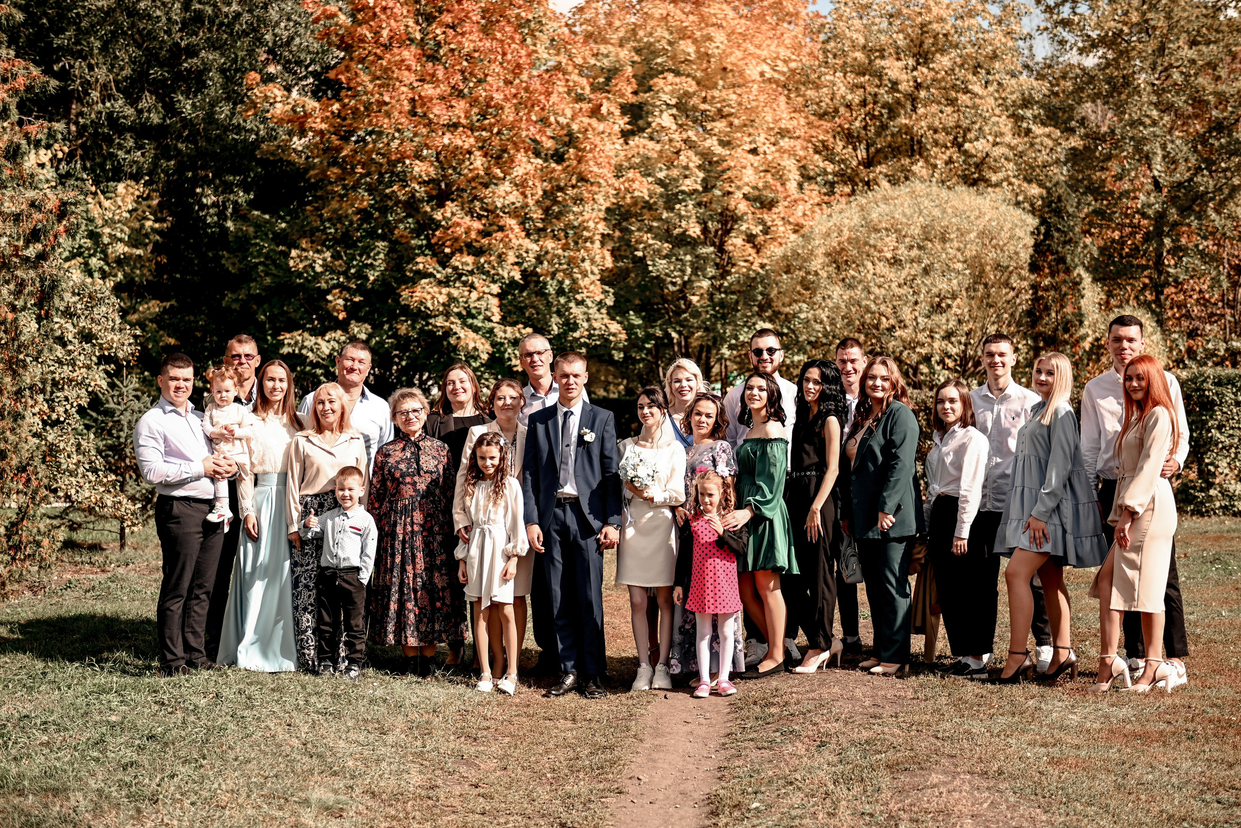 Небольшая часть фото со свадебной съемки Алексея и Даши. Свадебный, семейный, детский, контент фотограф в Омске Максим Ильин