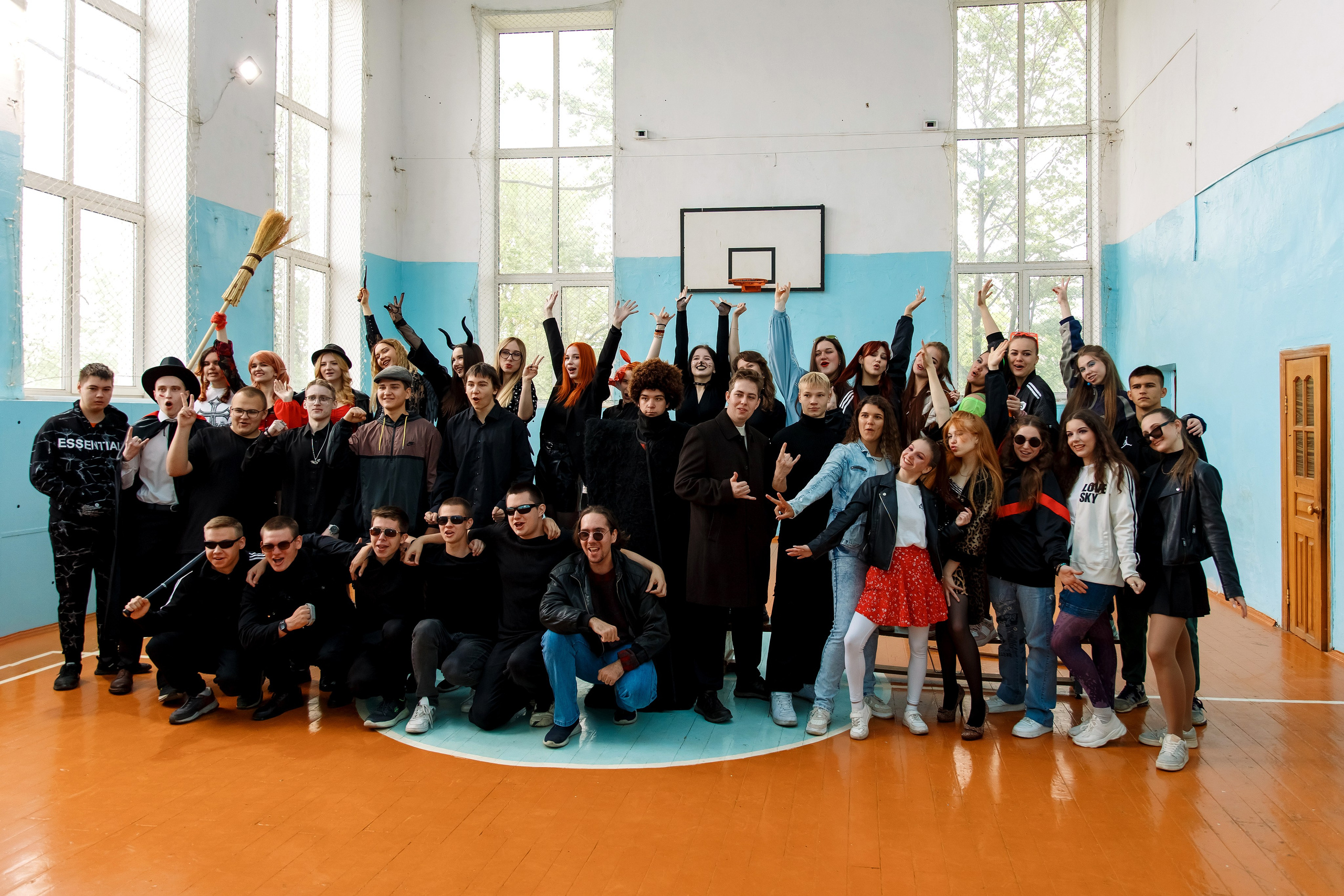 11 класс день не послушания в школе. Фотограф Любовь Корниенко, Примоский край