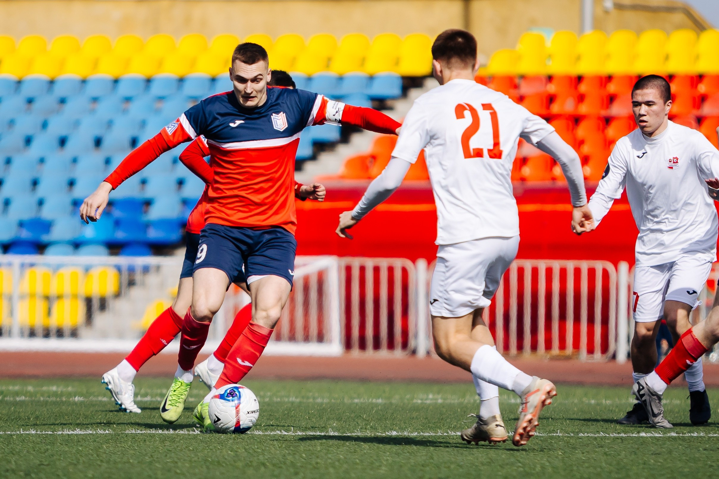 ФК «Металлург-Магнитогорск» vs ФК «ОСШ-Челябинск-М» // 05.04.25. Денис Прохоров Фотограф в г. Магнитогорск