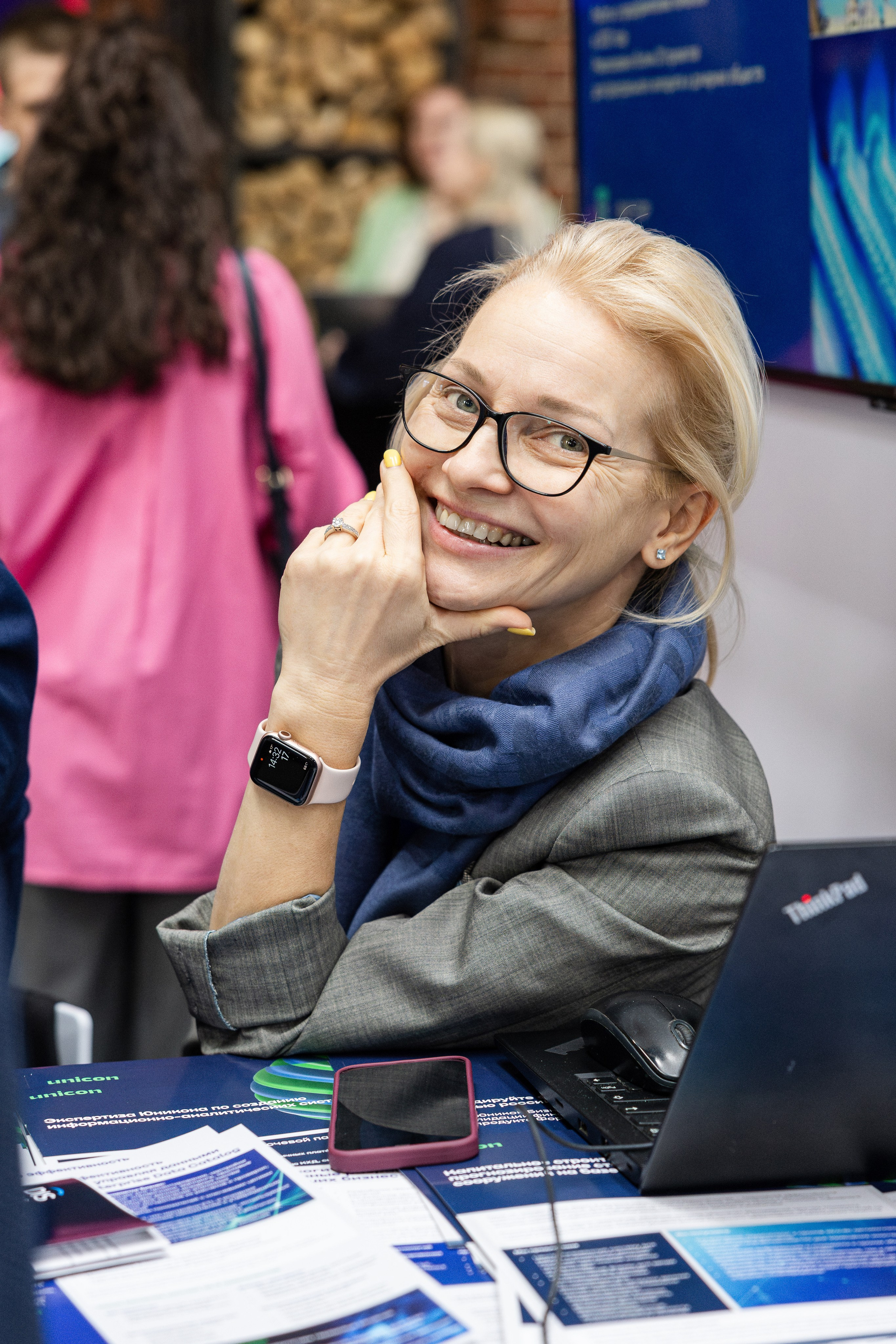 Data Summit 2025 (1). Свадебный репортажный фотограф в Москве