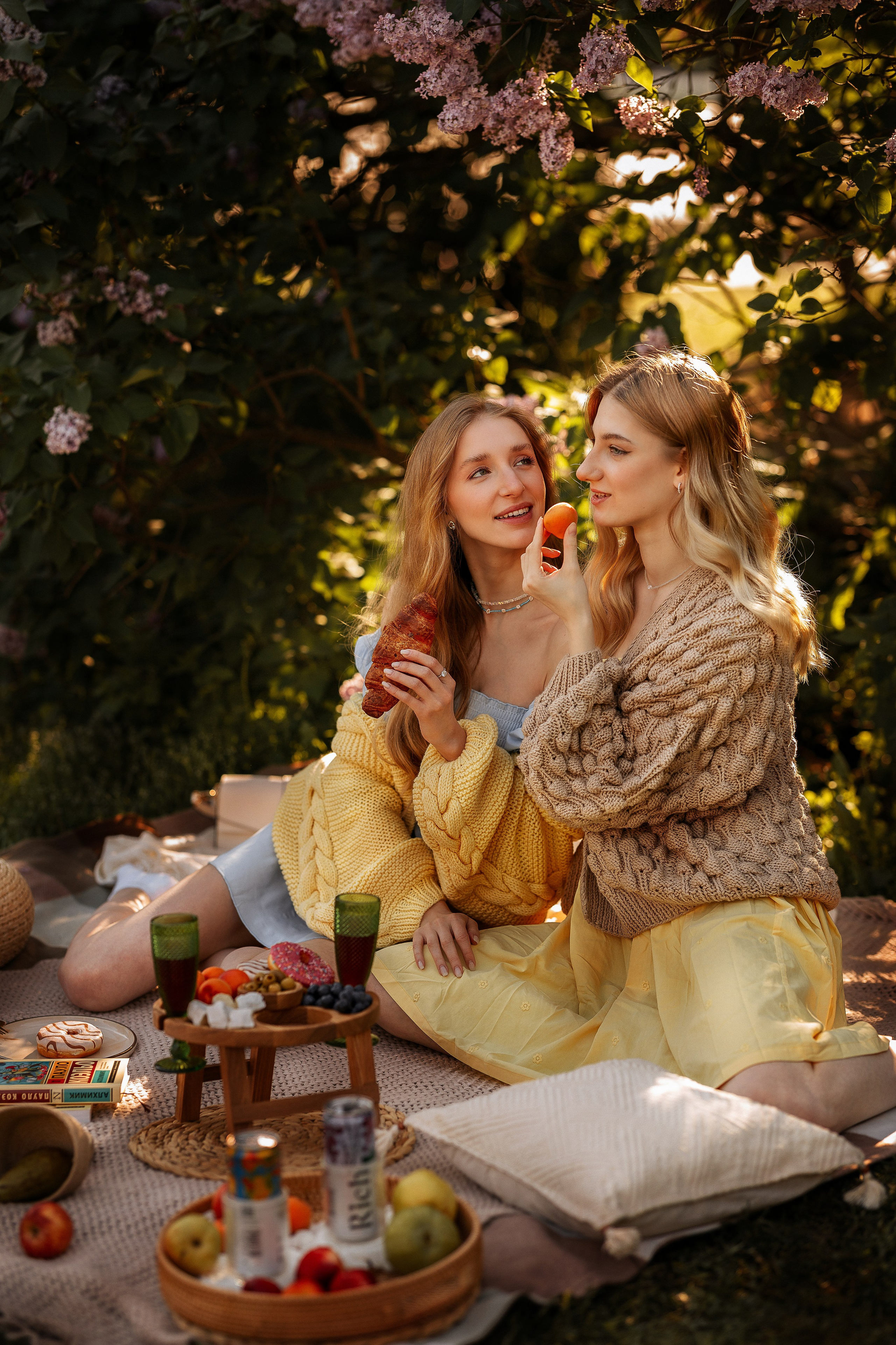 Воскресный пикник в Сиреневом саду. Женский и семейный фотограф в Москве Виктория
