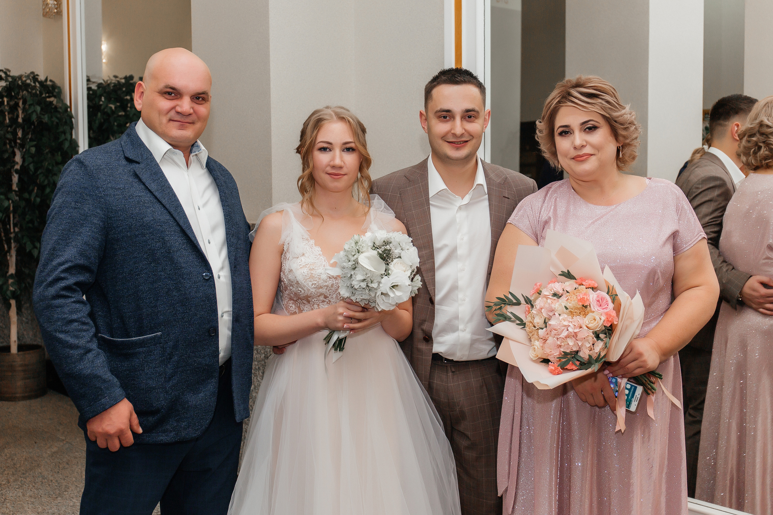 Свадебная фотосессия в отеле и вечеринка на теплоходе. Фото Радости. Свадебный и семейный фотограф в Москве Юлия Самойлова