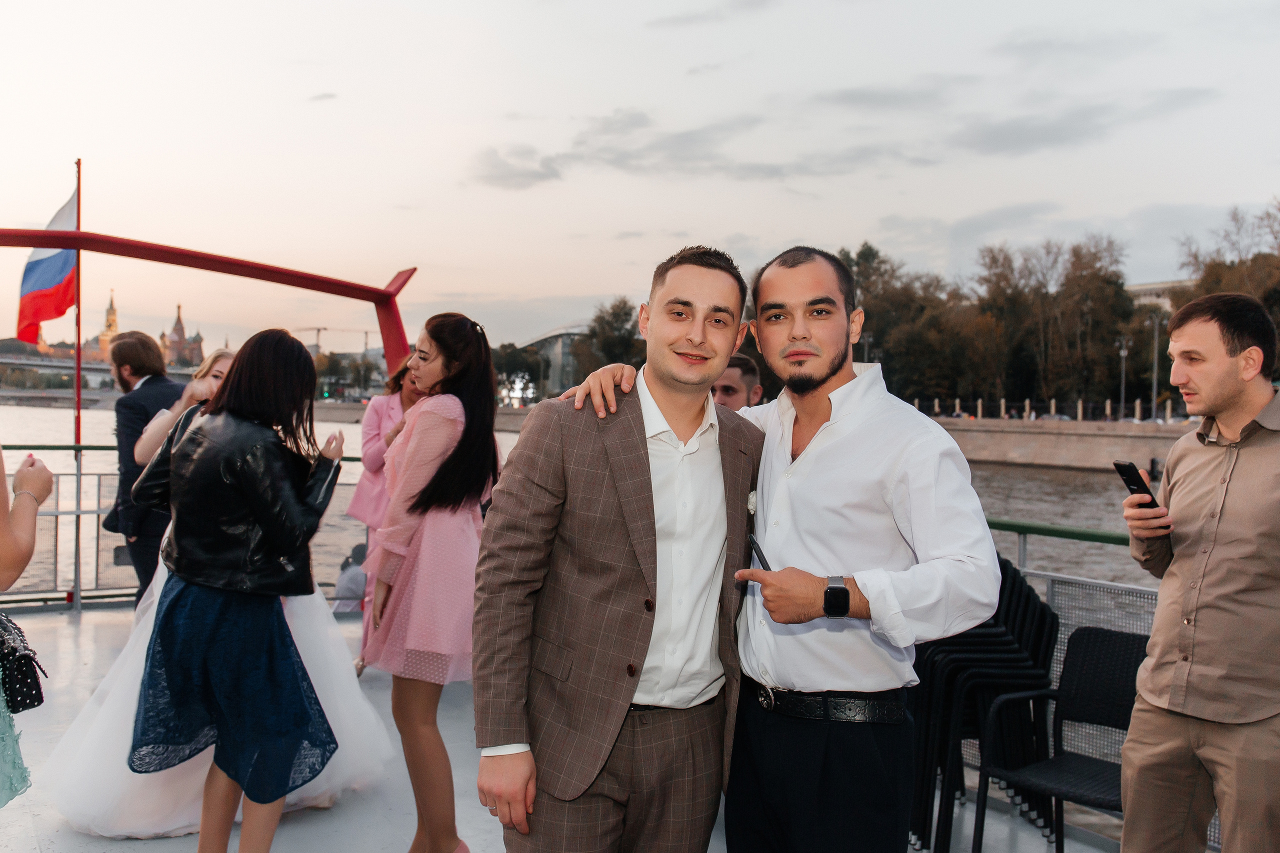 Свадебная фотосессия в отеле и вечеринка на теплоходе. Фото Радости. Свадебный и семейный фотограф в Москве Юлия Самойлова